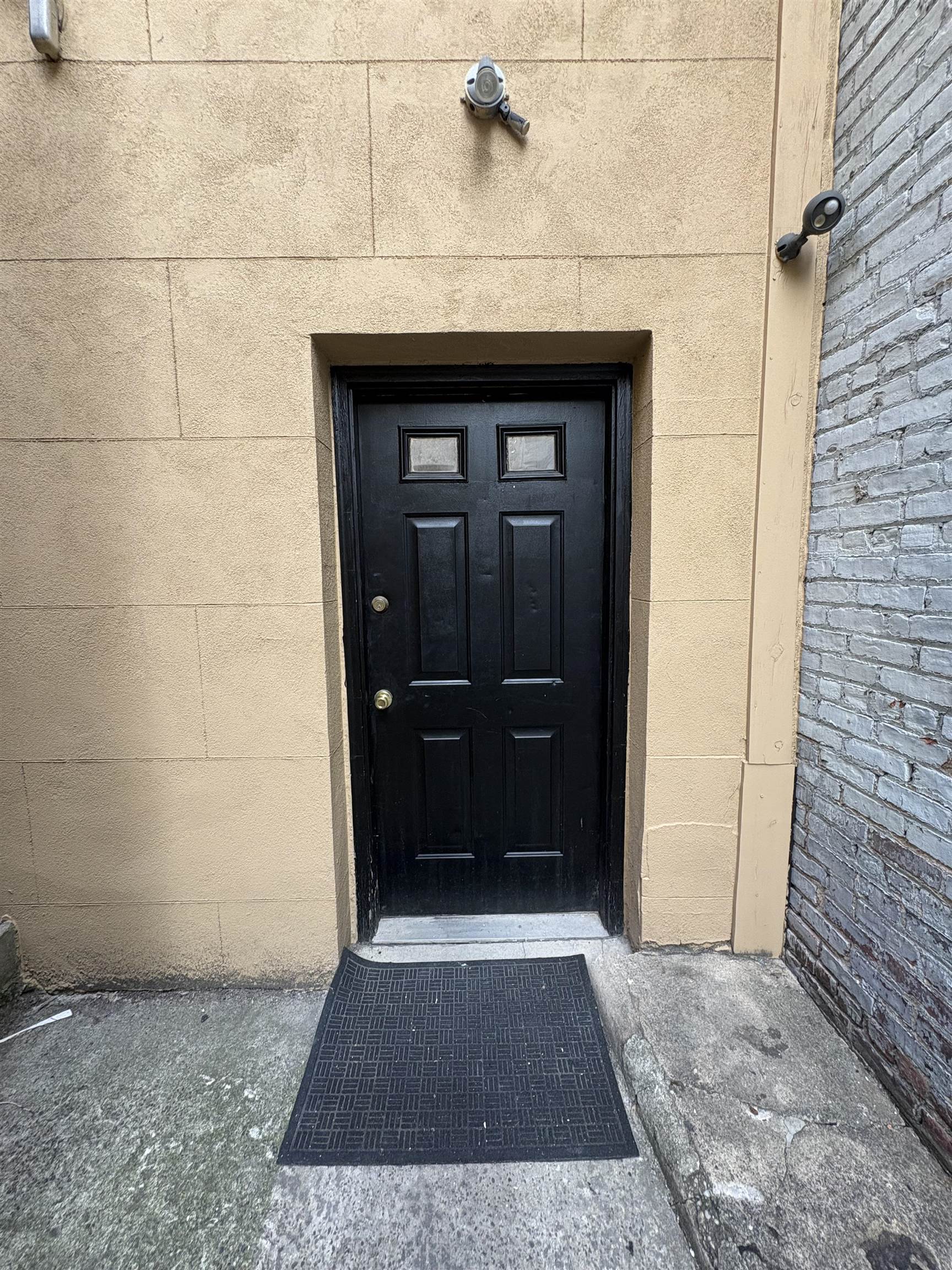 518 ADAMS ST Unit: Rear House