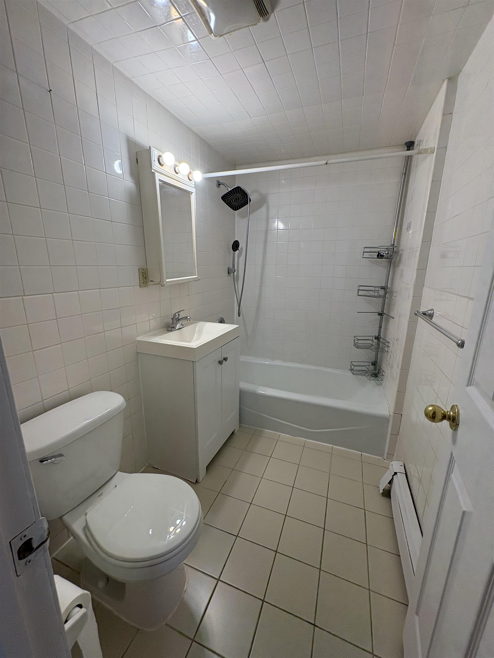 518 ADAMS ST Unit: Rear House