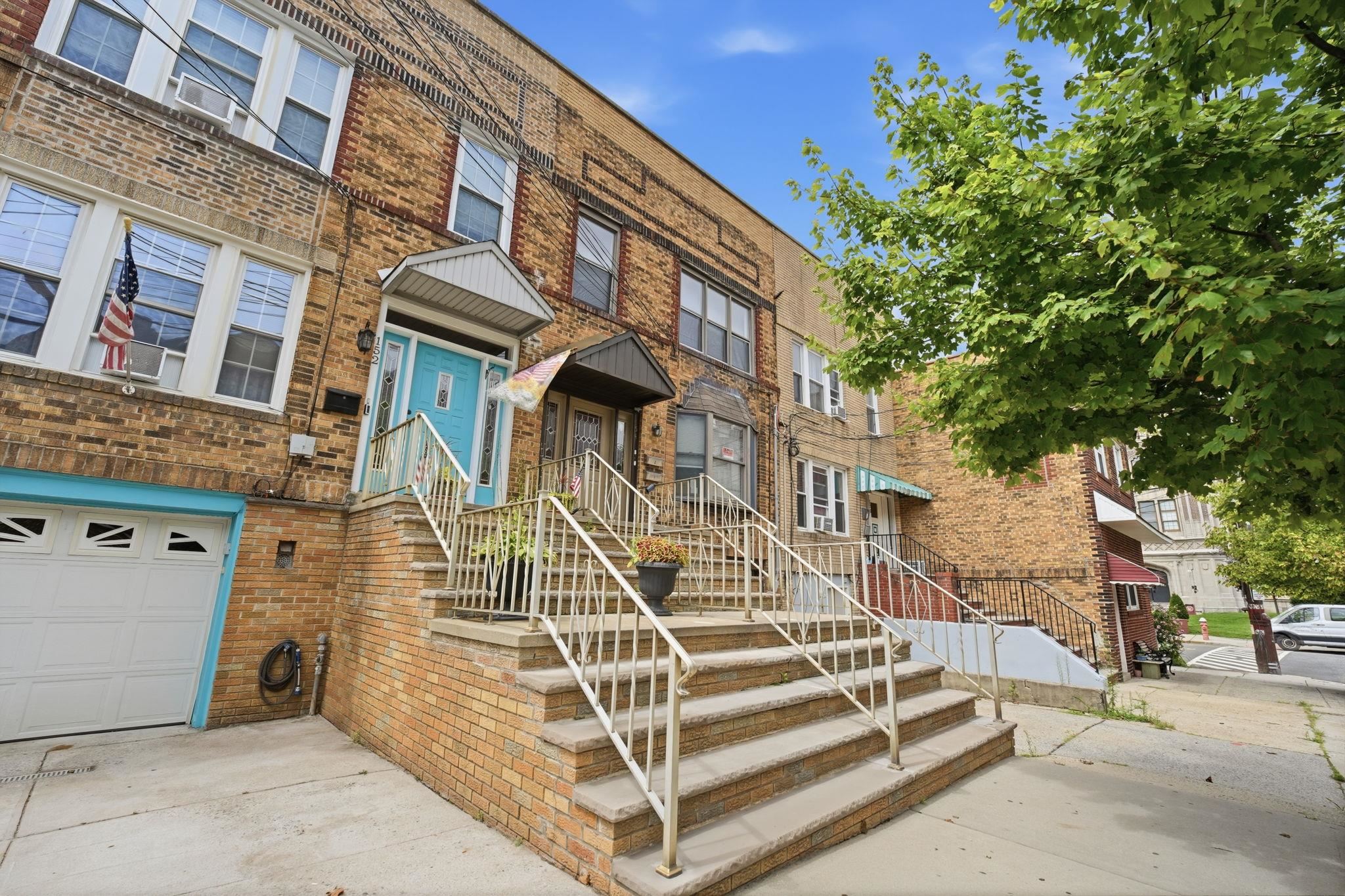 154 WEST 29TH ST Unit: 2