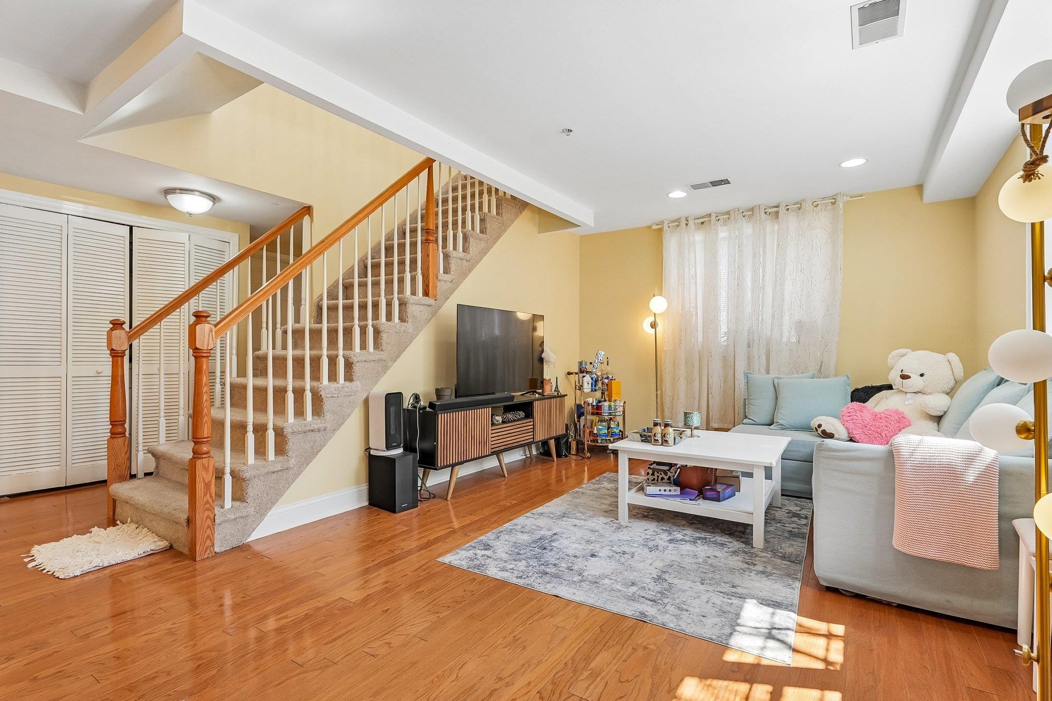 200 DEY ST Unit: 231