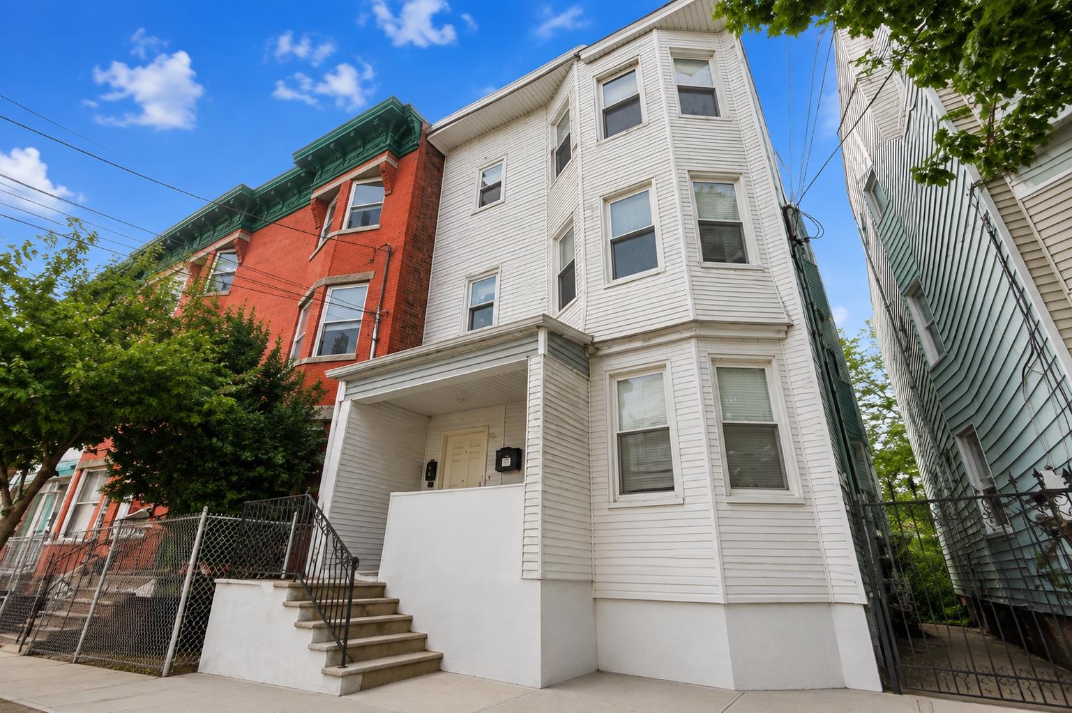 52 3RD ST Unit: 3