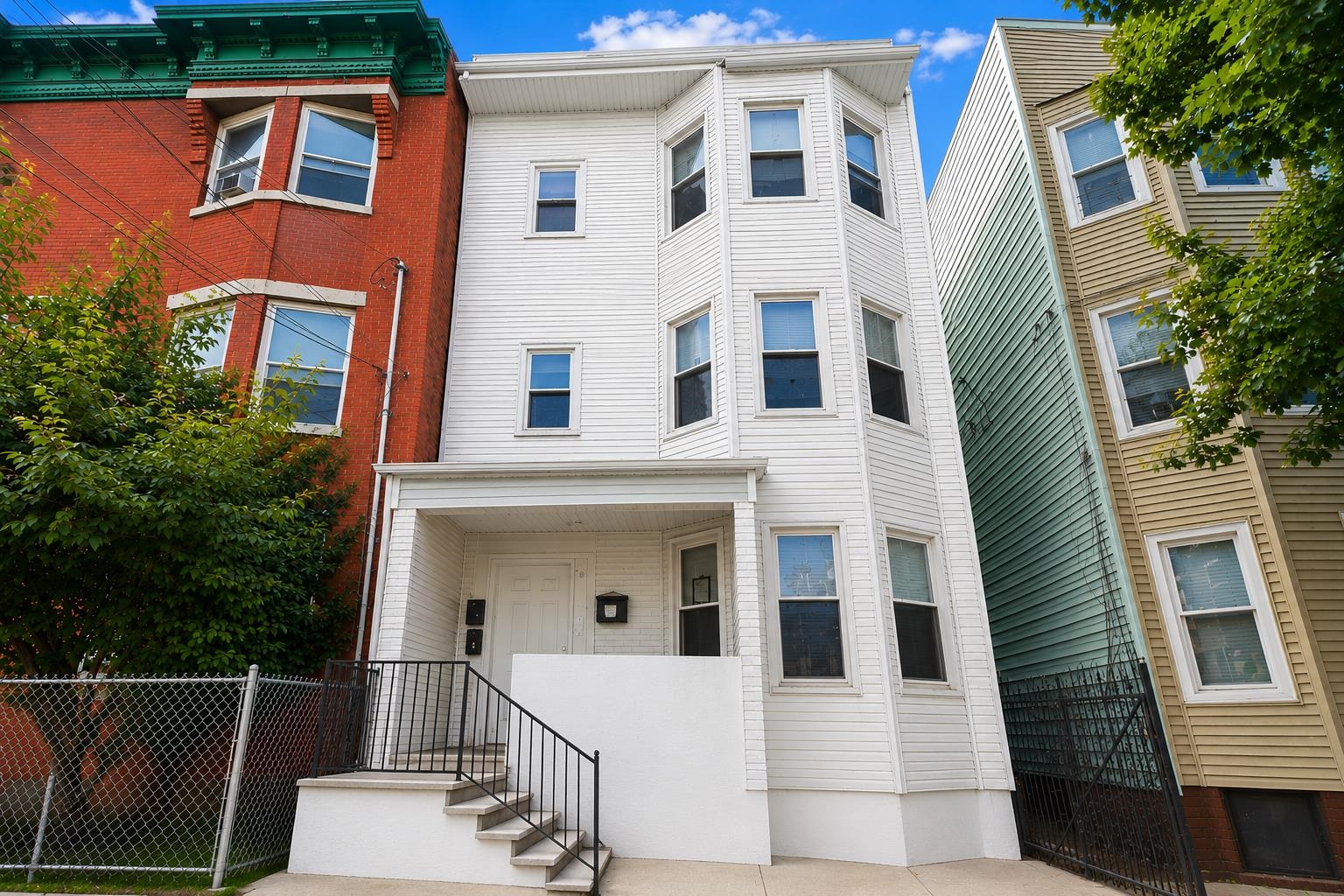 52 3RD ST Unit: 3