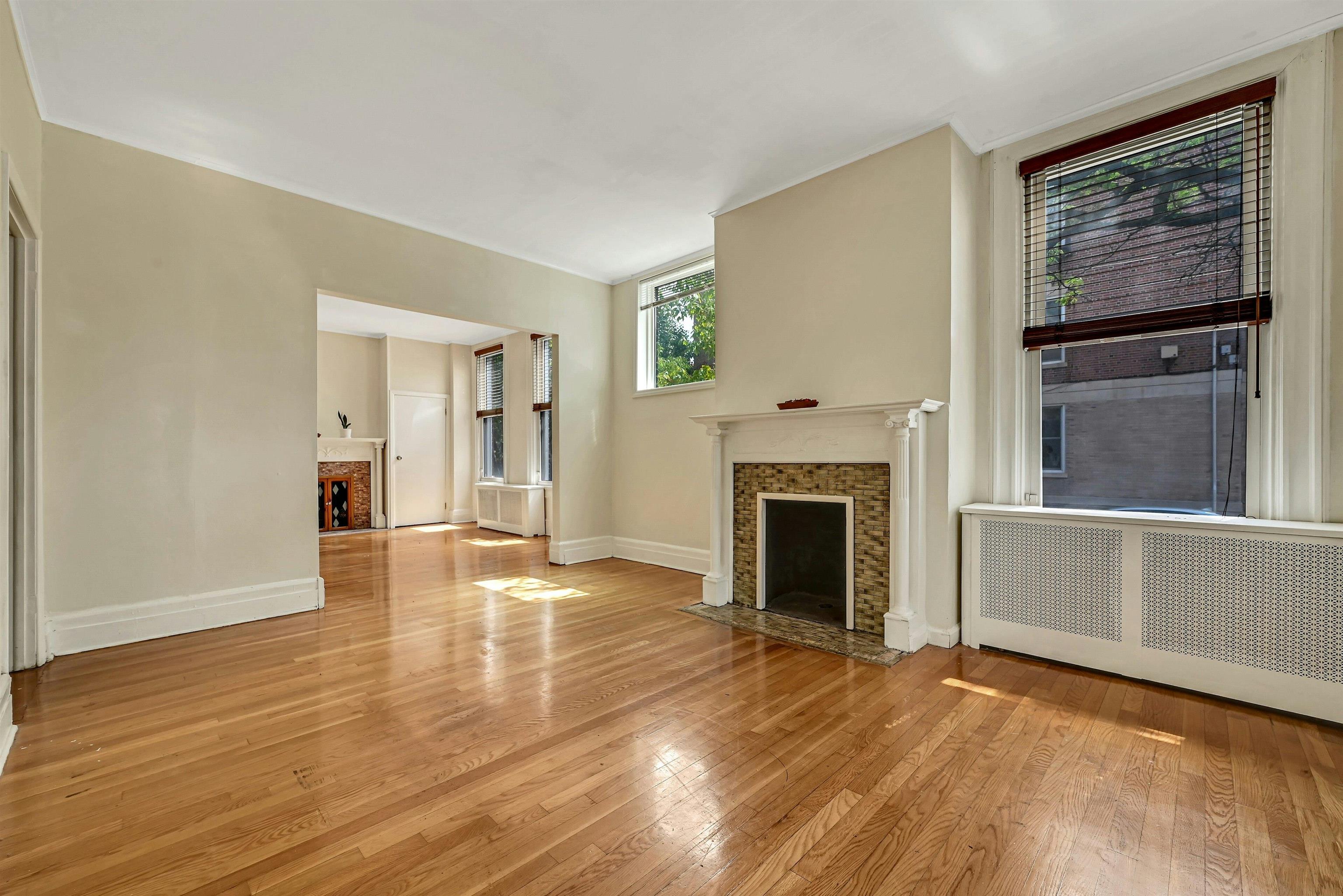 200-202 OAK ST