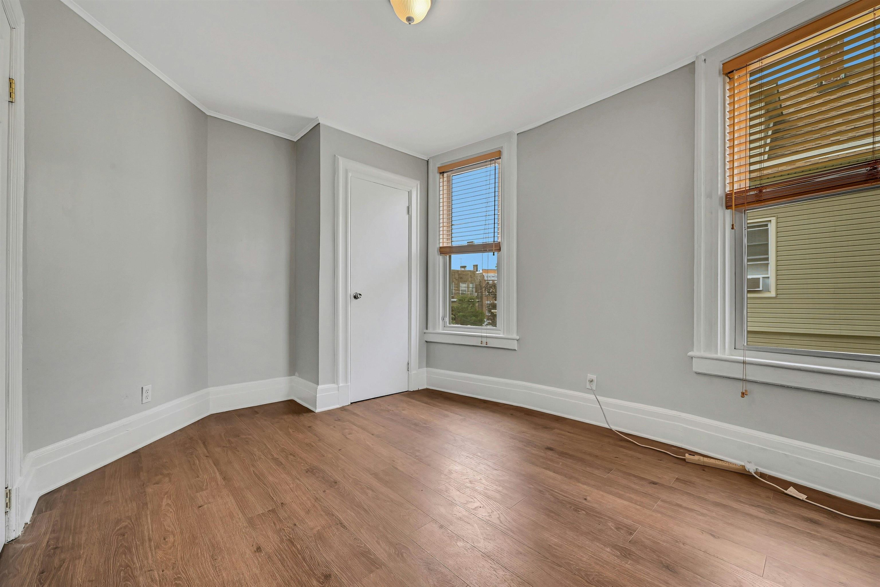 200-202 OAK ST