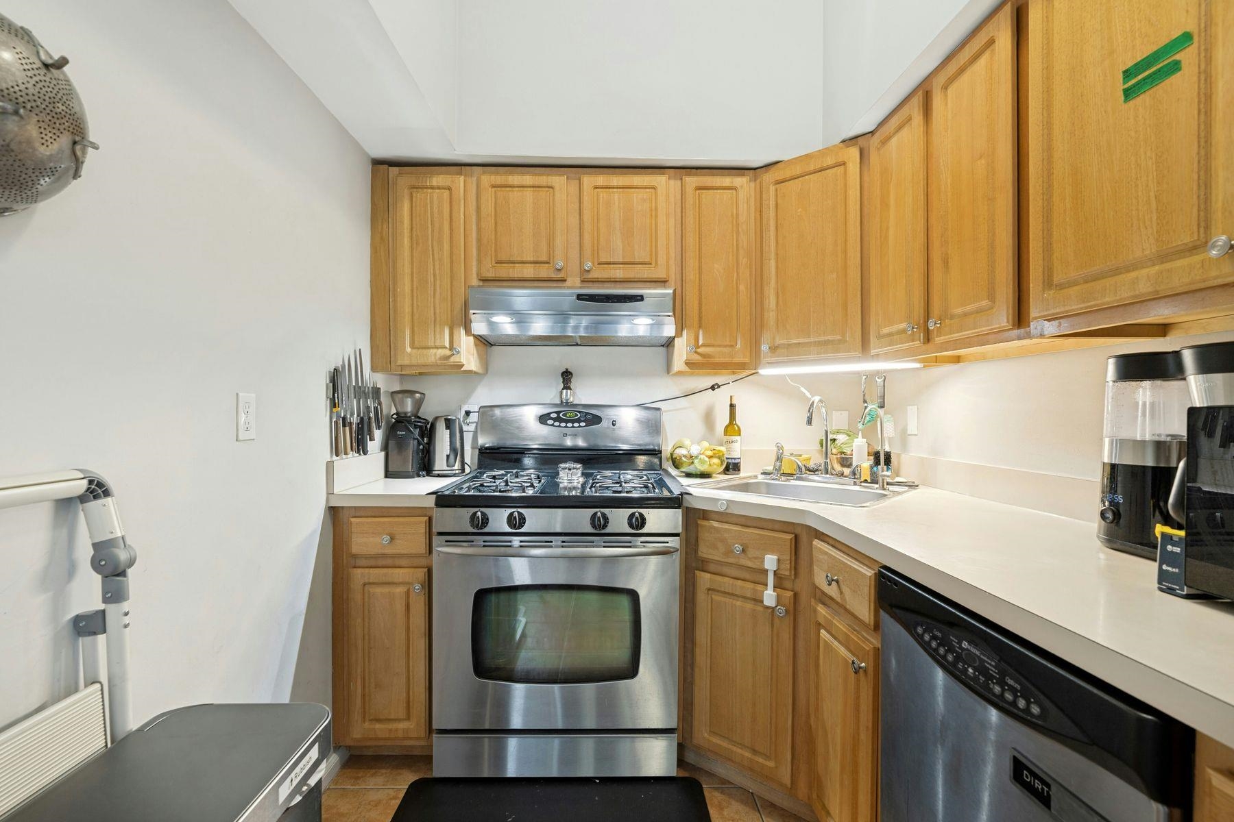 200 PATERSON PLANK RD Unit: 401