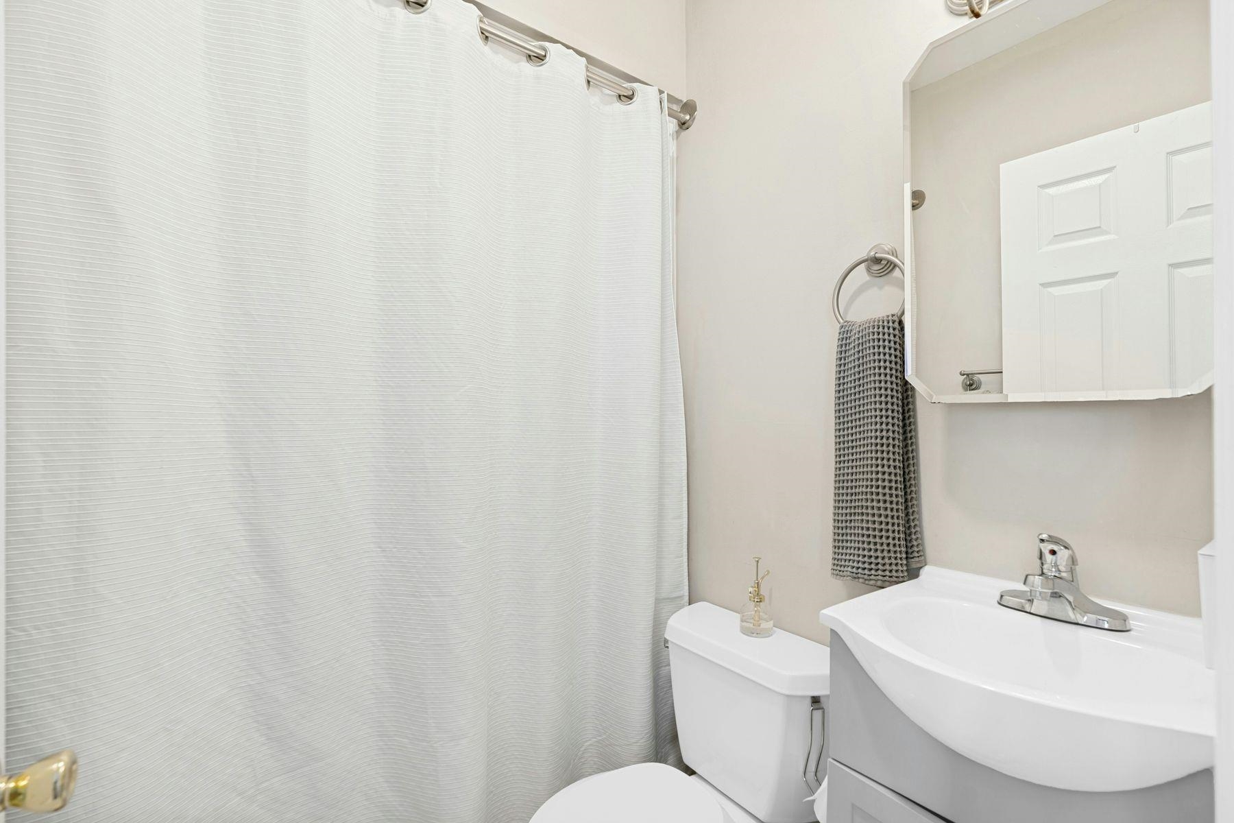 200 PATERSON PLANK RD Unit: 401