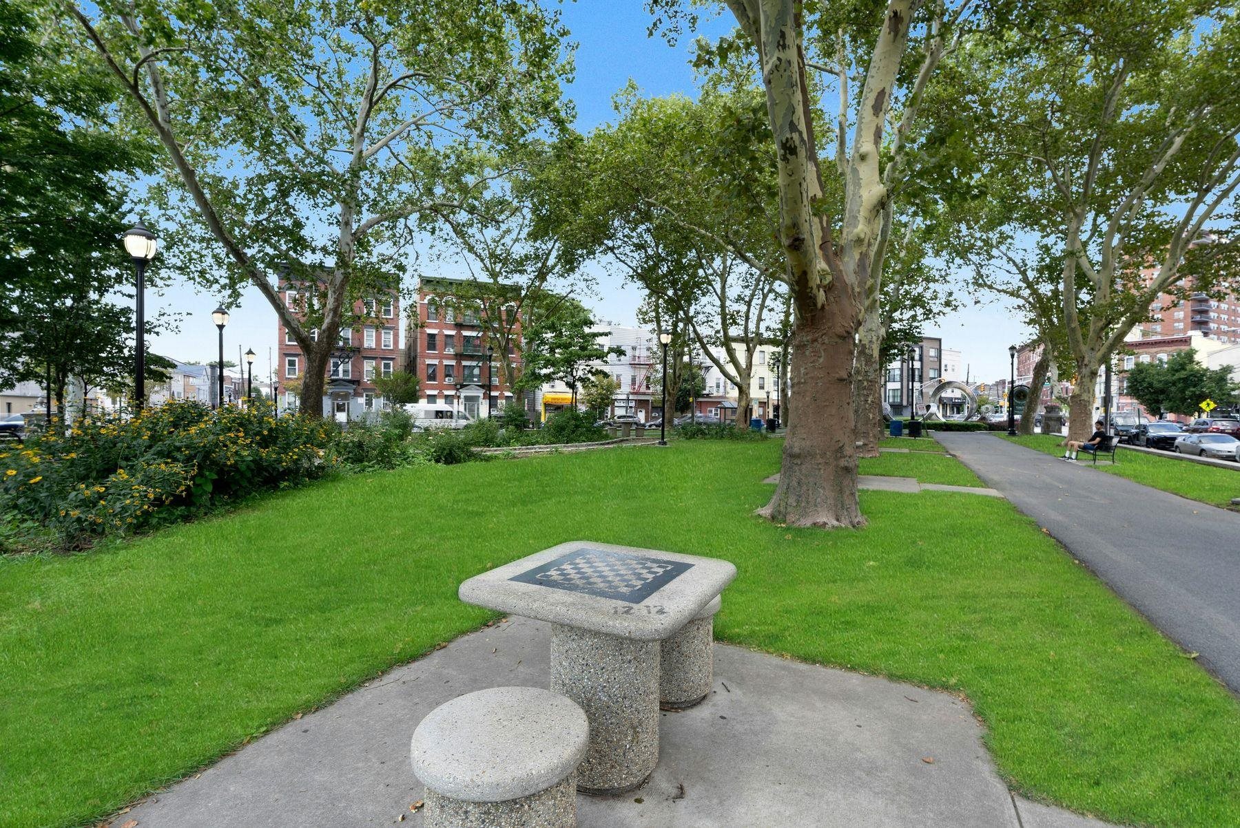 200 PATERSON PLANK RD Unit: 401