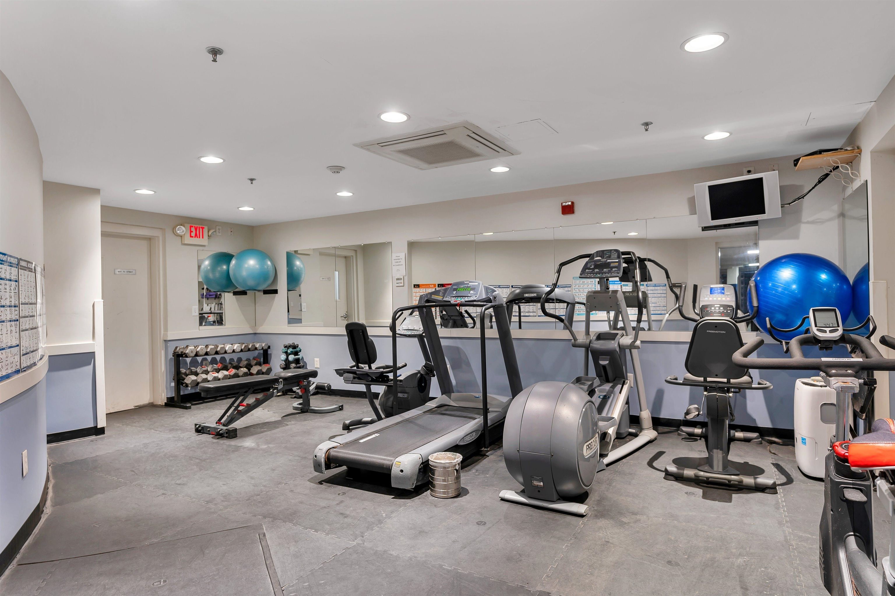 61 GRAND ST Unit: 2F