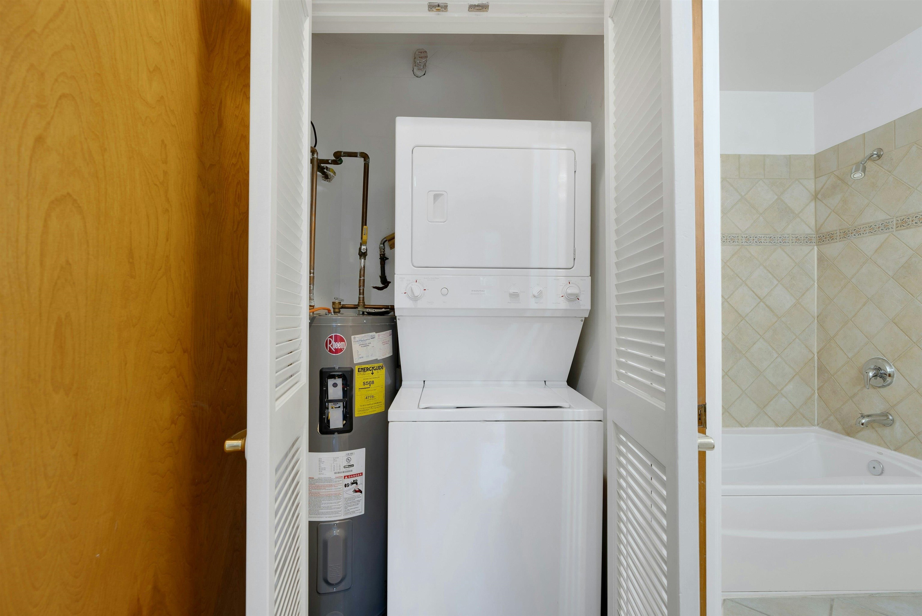61 GRAND ST Unit: 2F