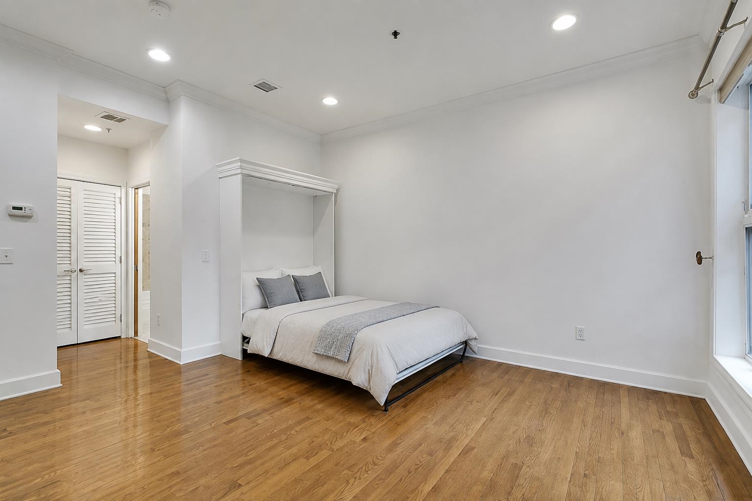 61 GRAND ST Unit: 2F