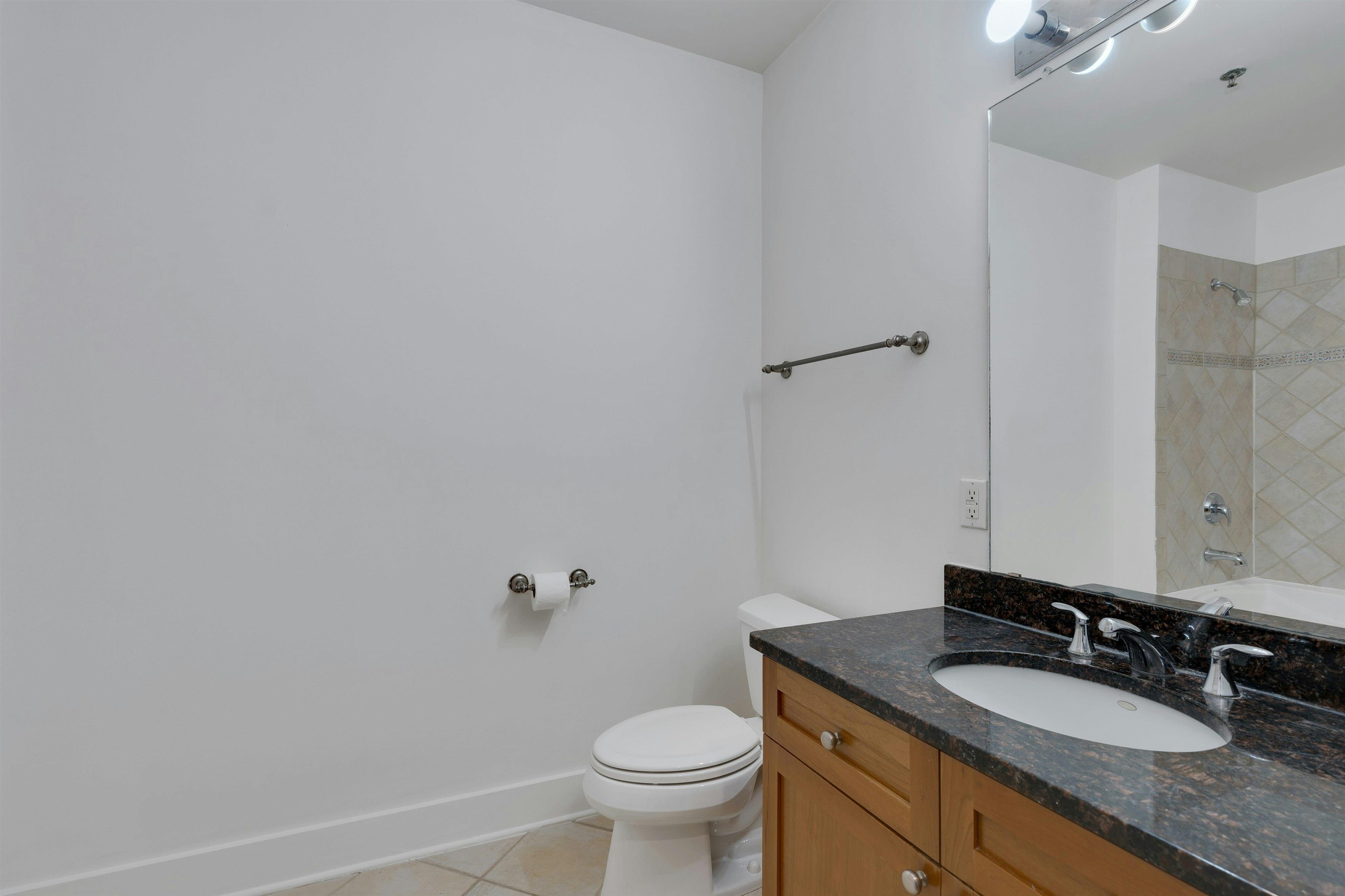 61 GRAND ST Unit: 2F