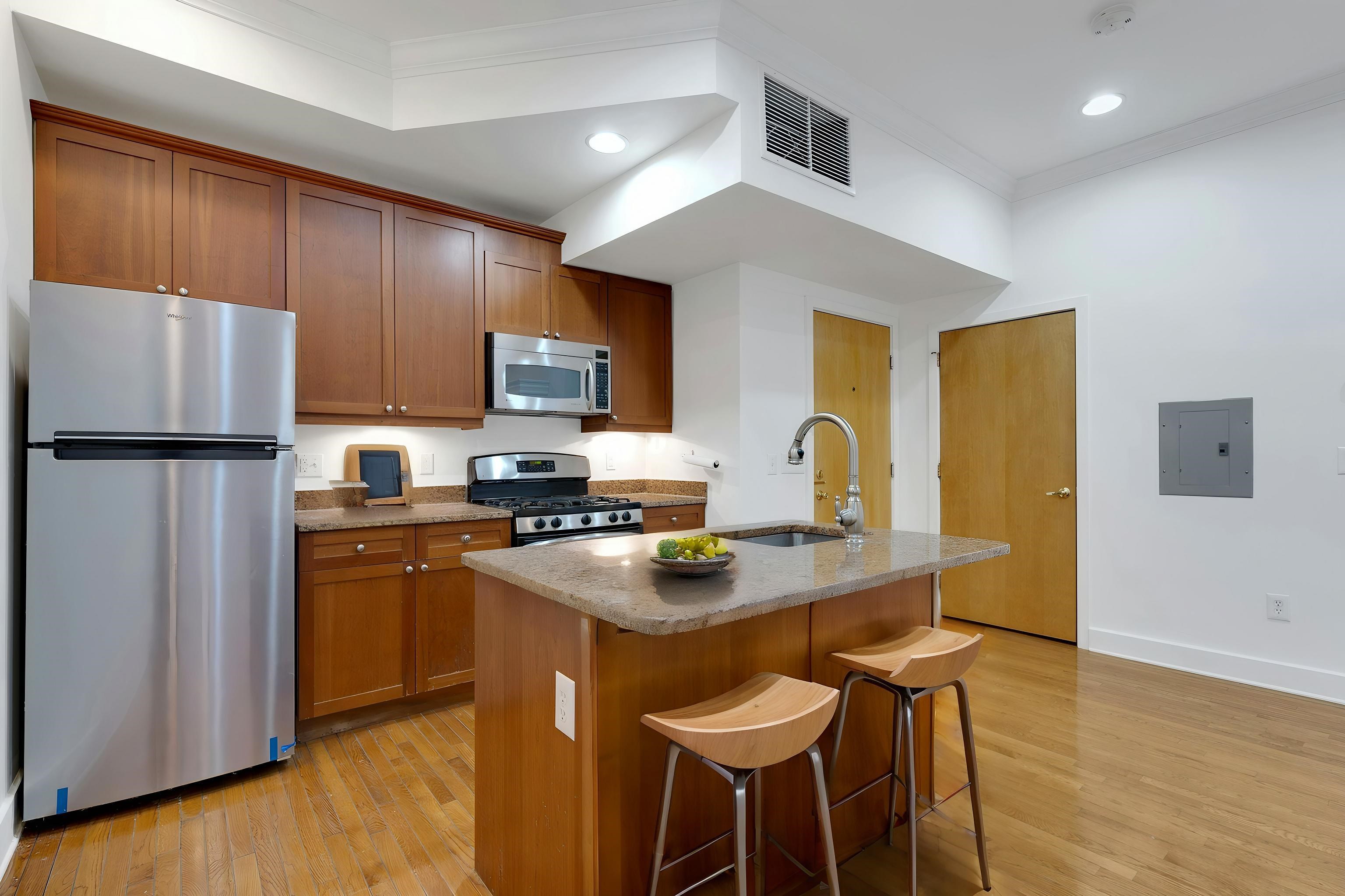 61 GRAND ST Unit: 2F