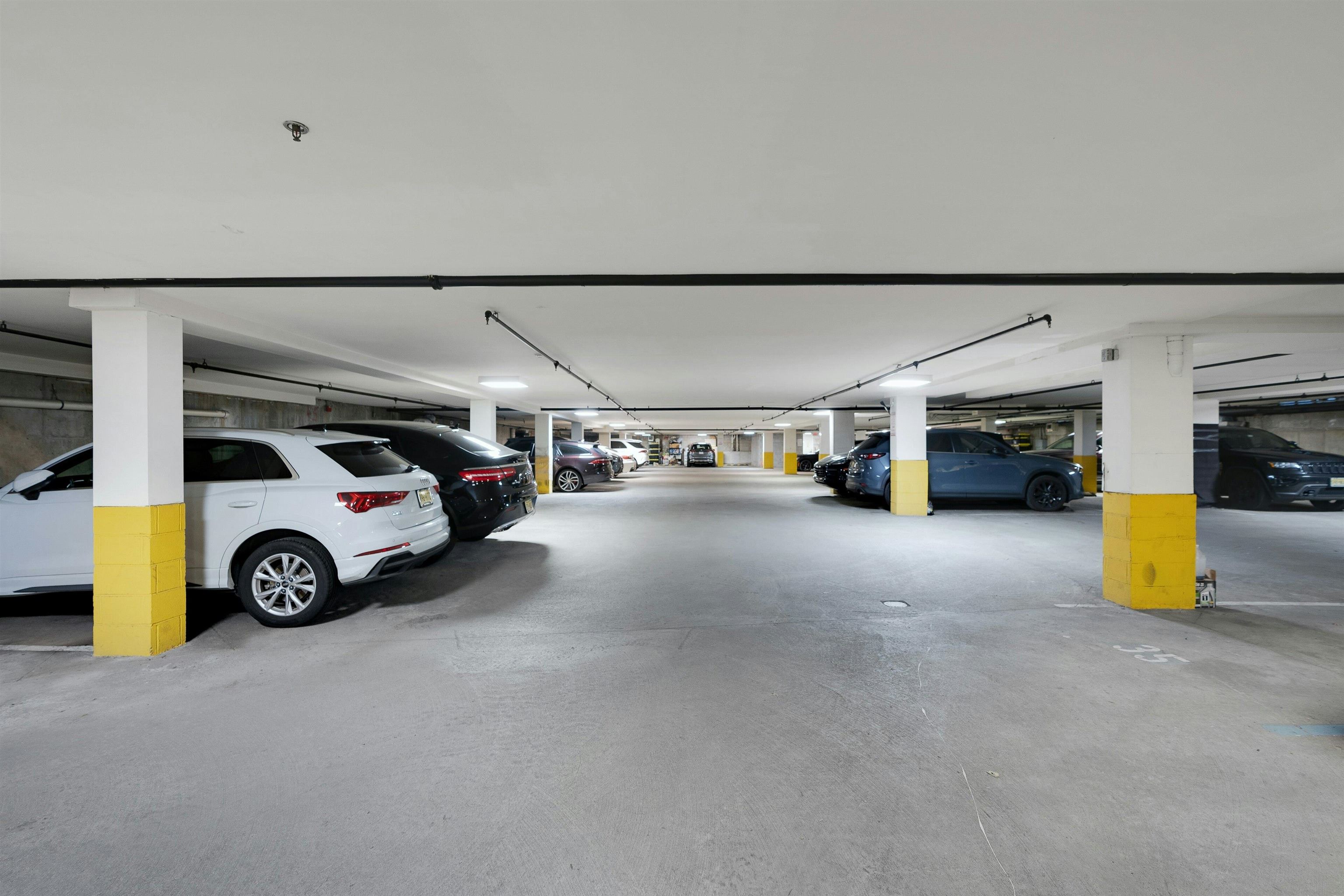 61 GRAND ST Unit: 2F