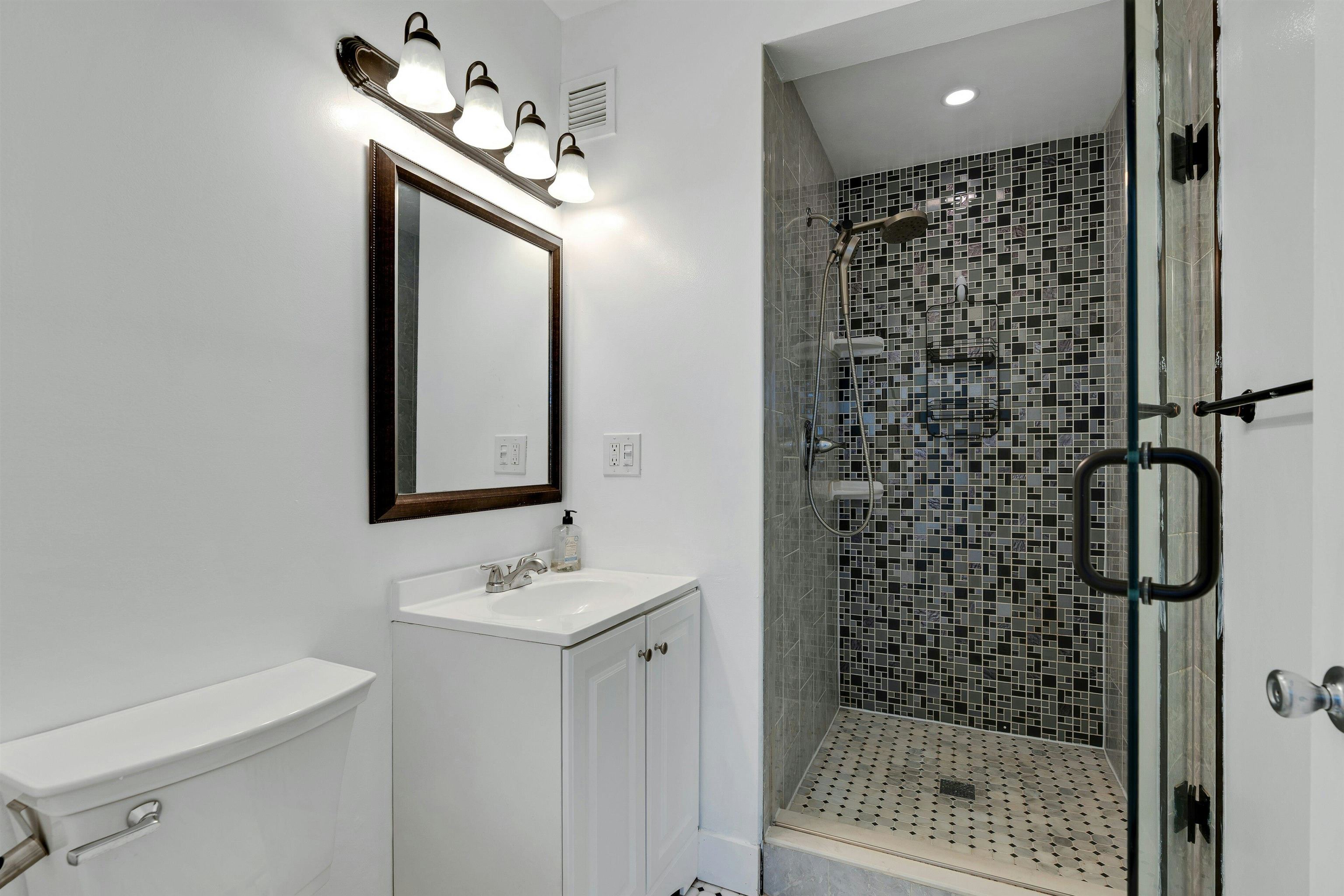 45 RIVER DR SOUTH Unit: 702