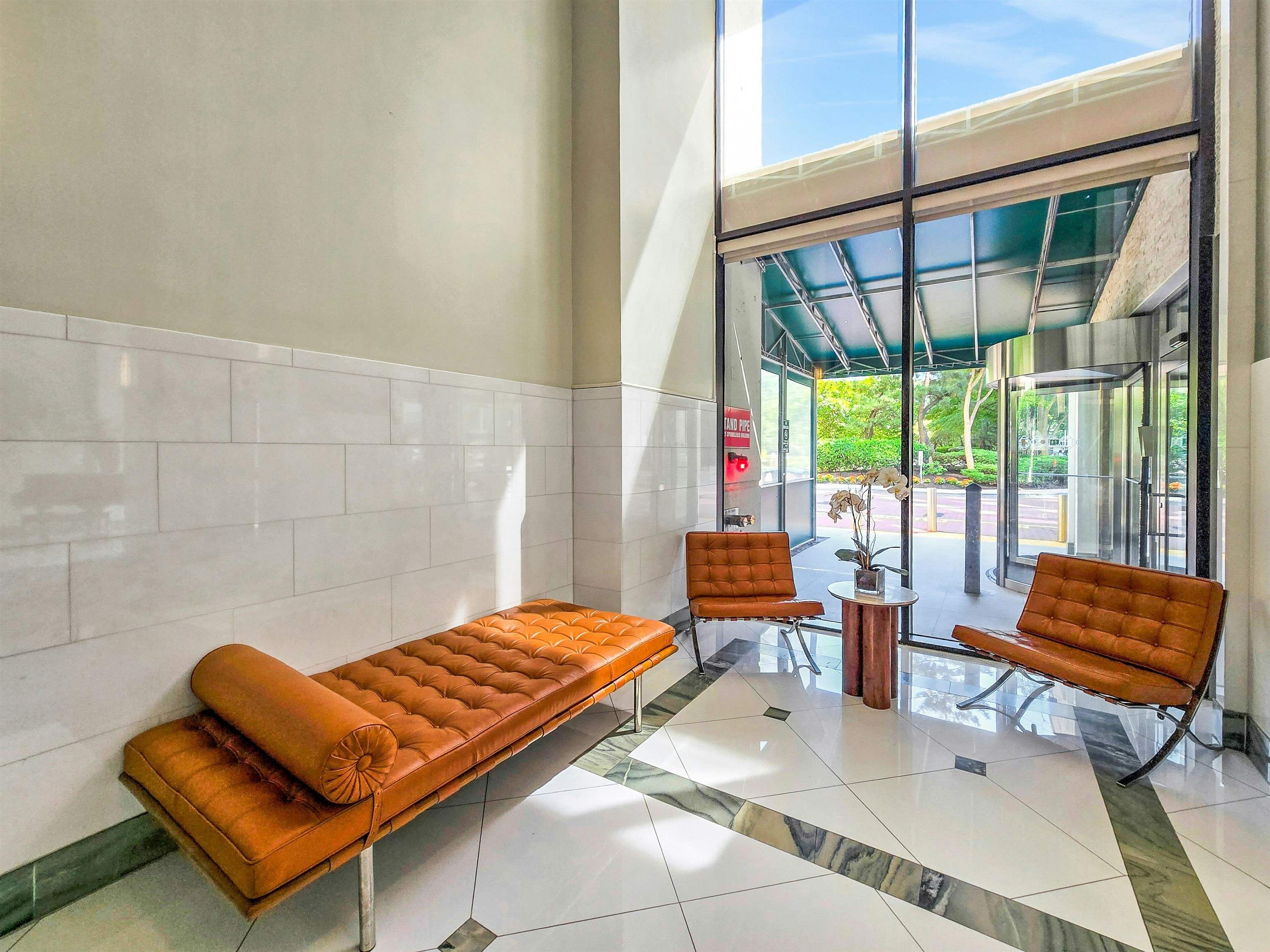 45 RIVER DR SOUTH Unit: 702