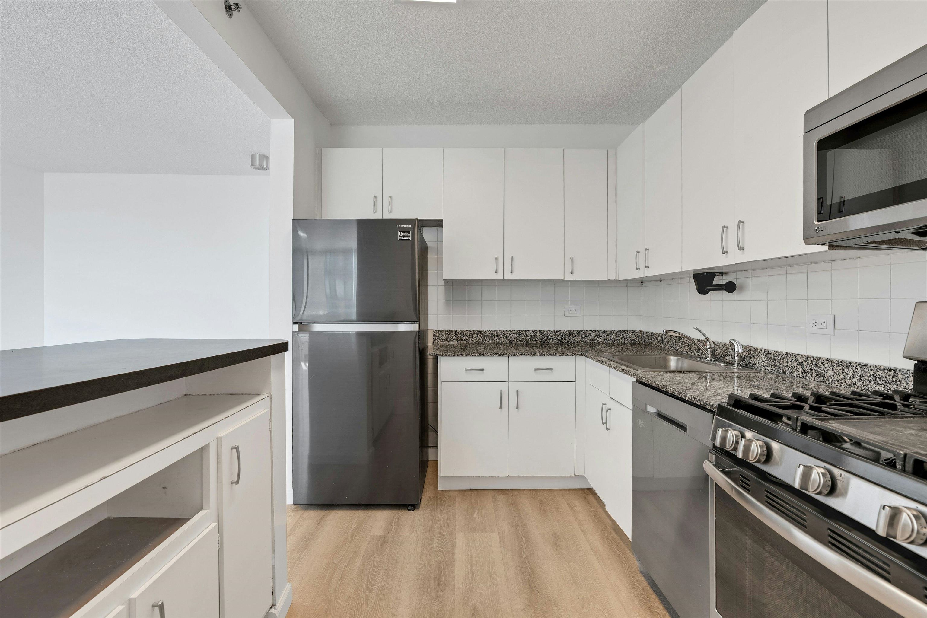 45 RIVER DR SOUTH Unit: 702