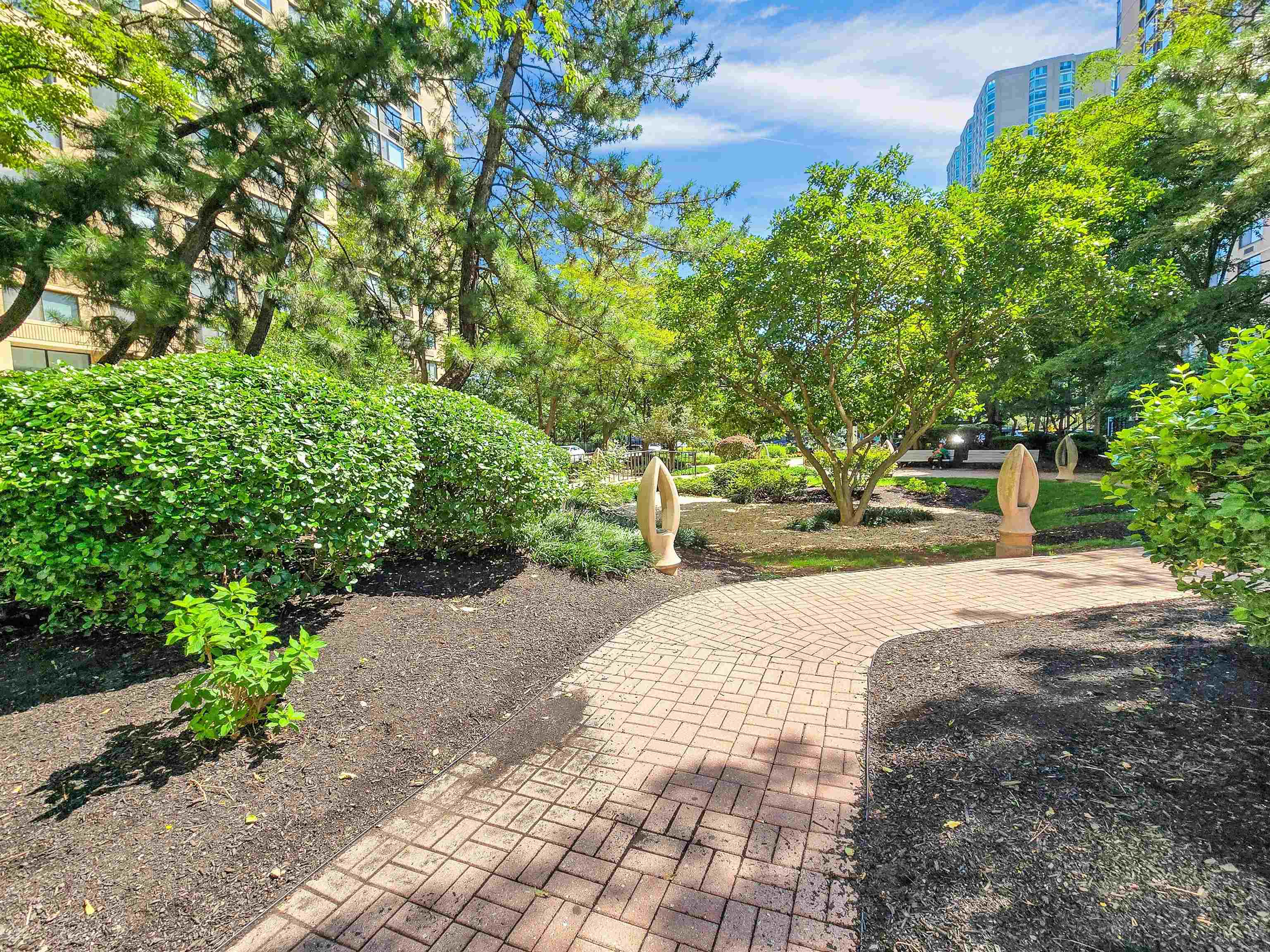 45 RIVER DR SOUTH Unit: 702