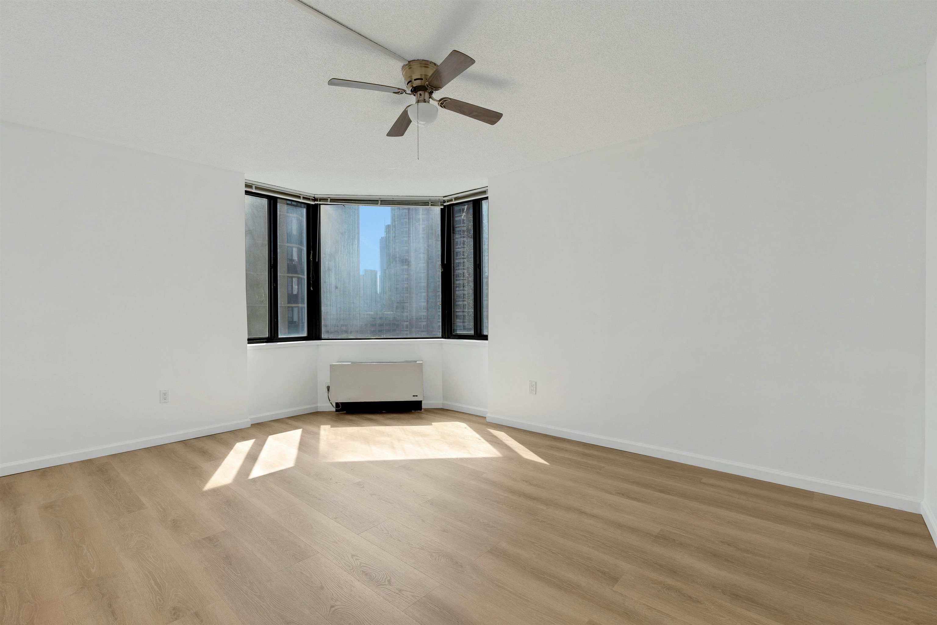 45 RIVER DR SOUTH Unit: 702