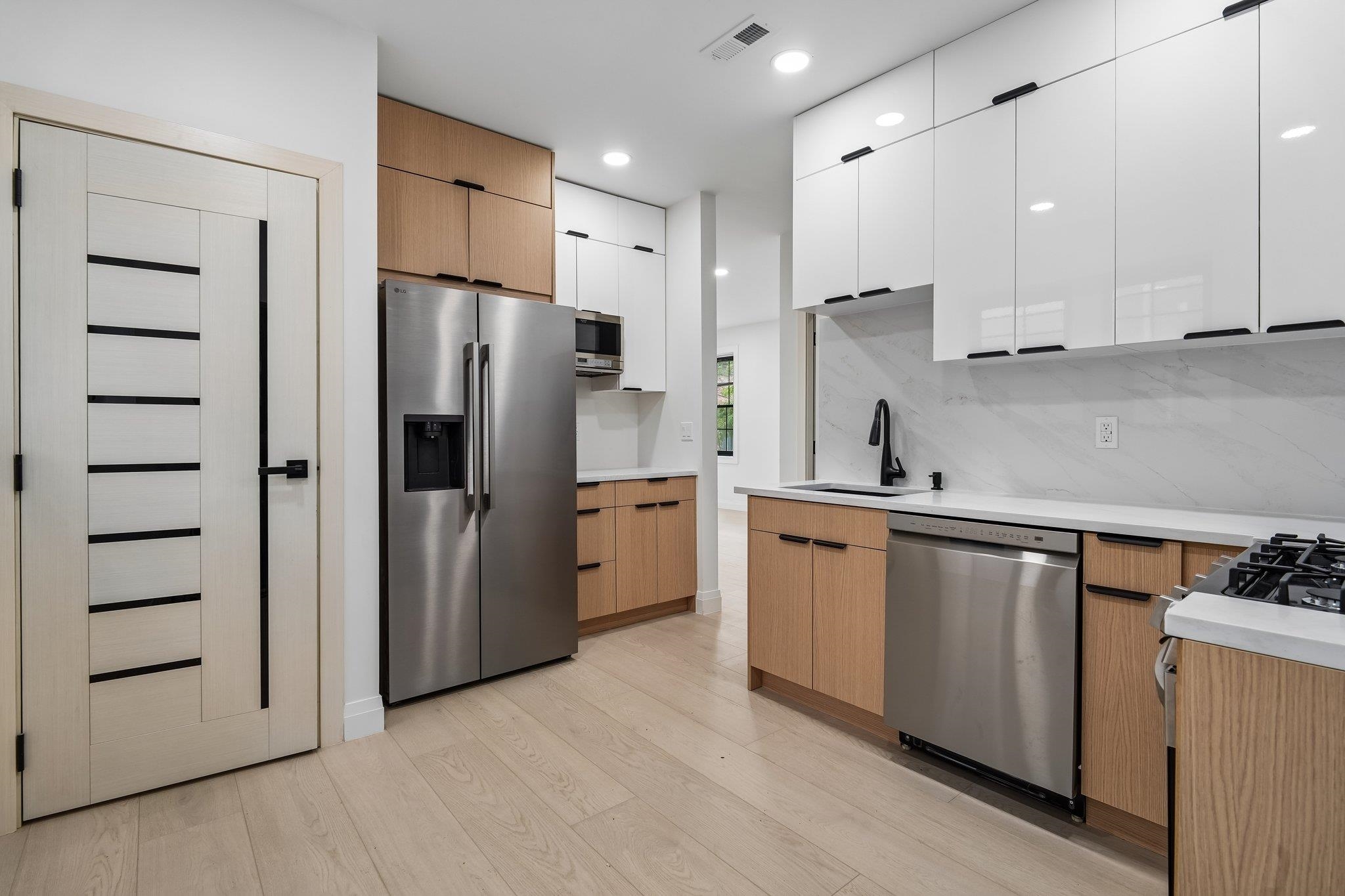423 AURORA AVE Unit: 1