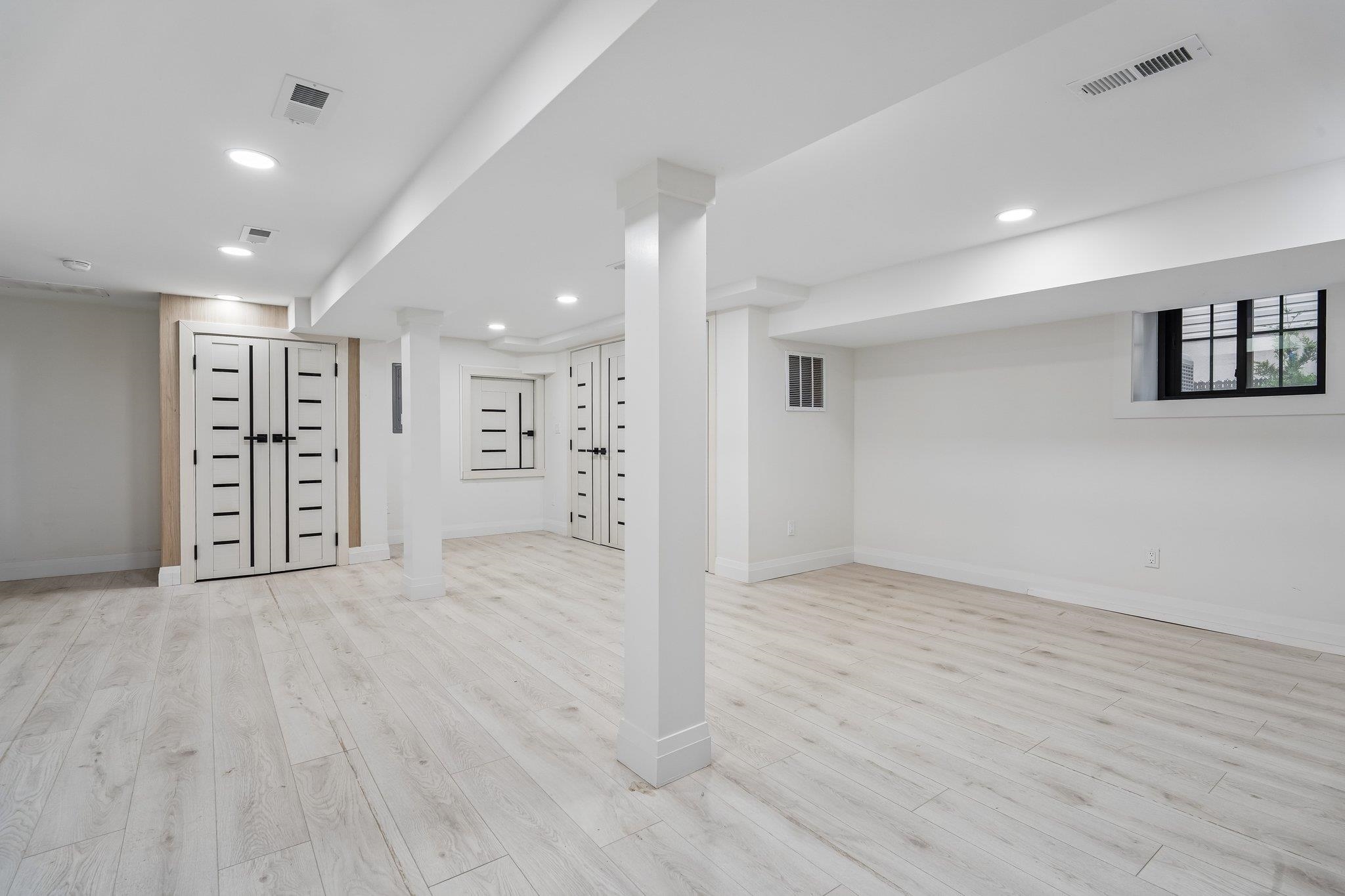 423 AURORA AVE Unit: 1