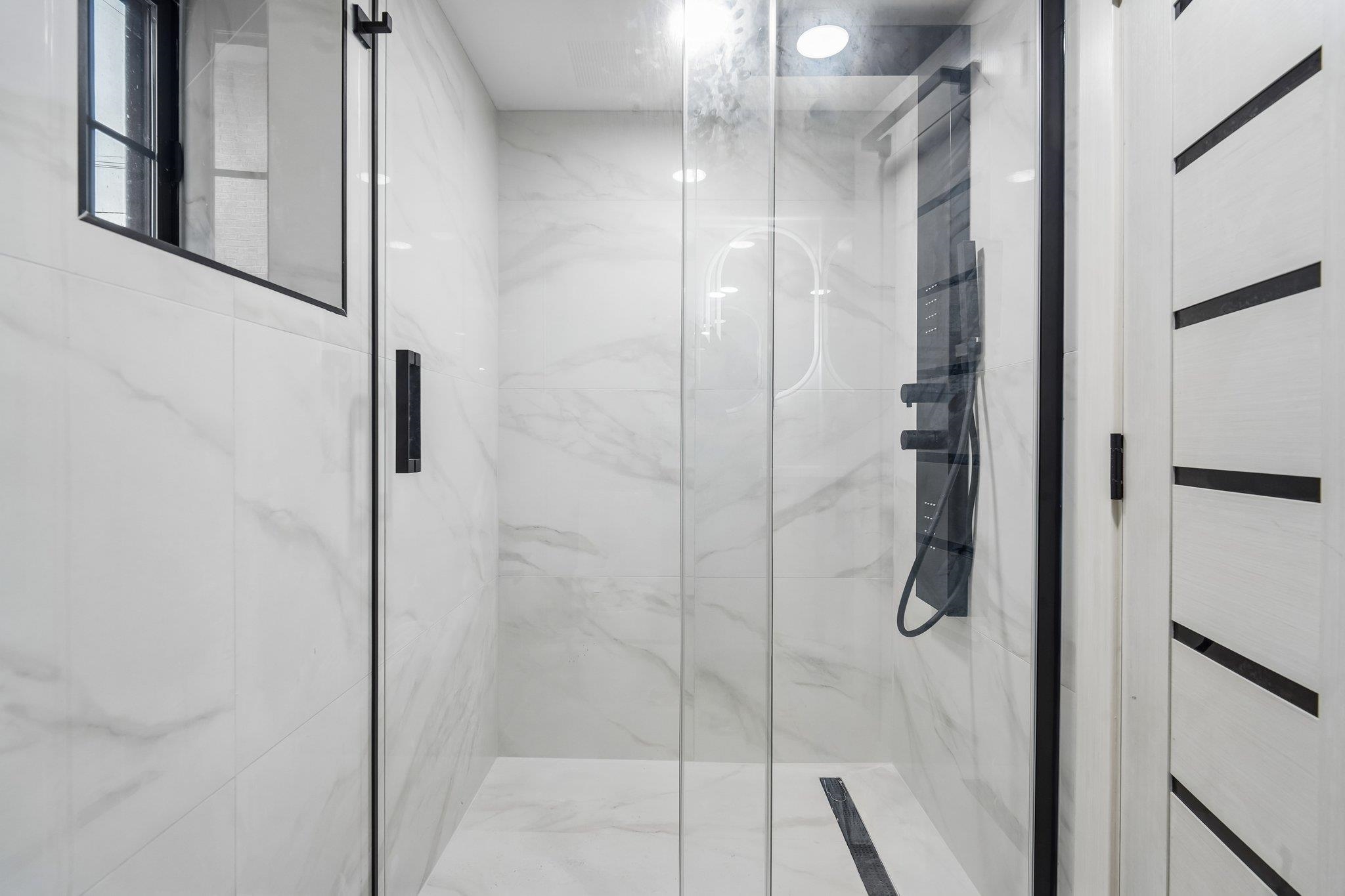 423 AURORA AVE Unit: 1