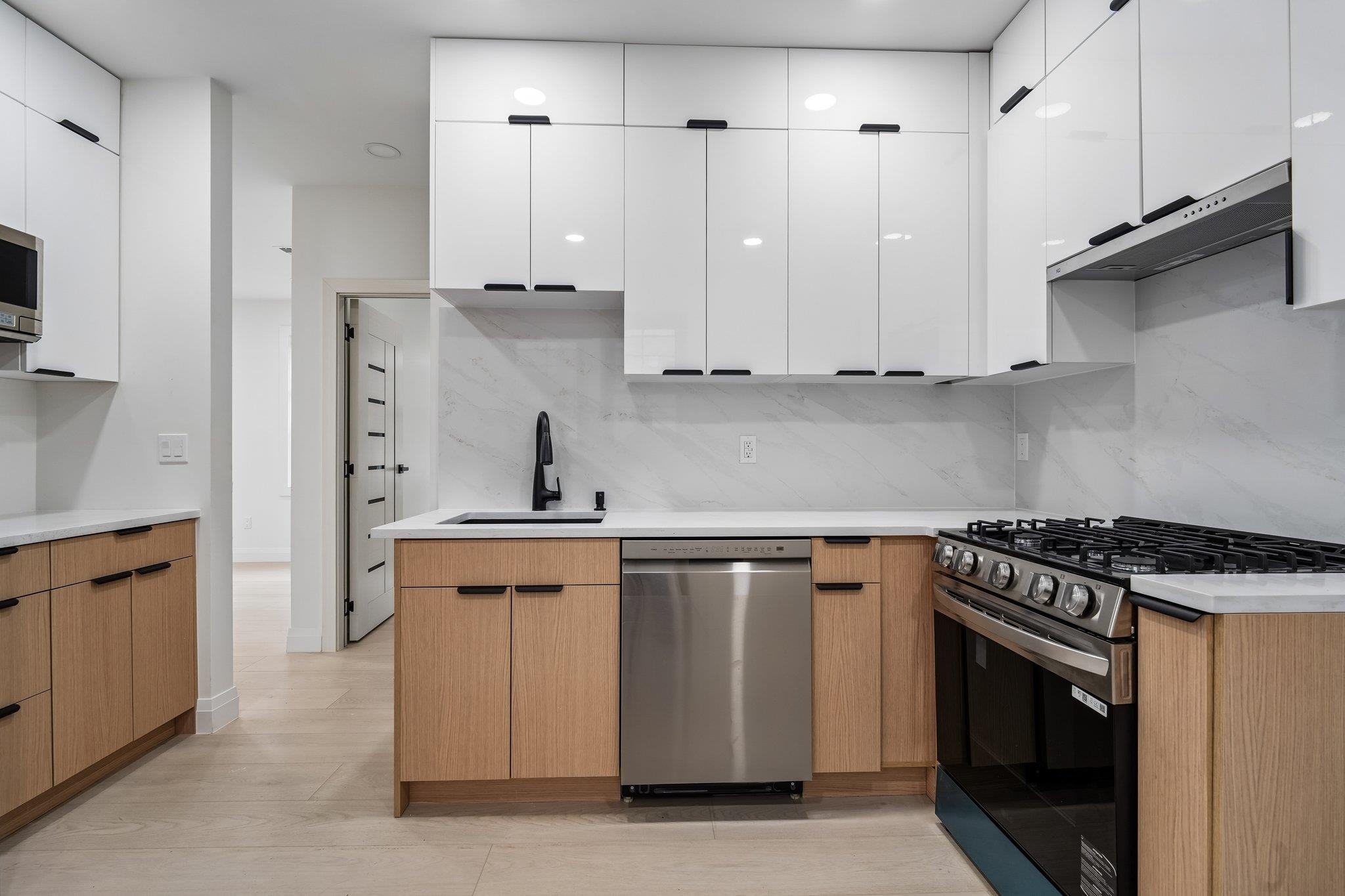 423 AURORA AVE Unit: 1
