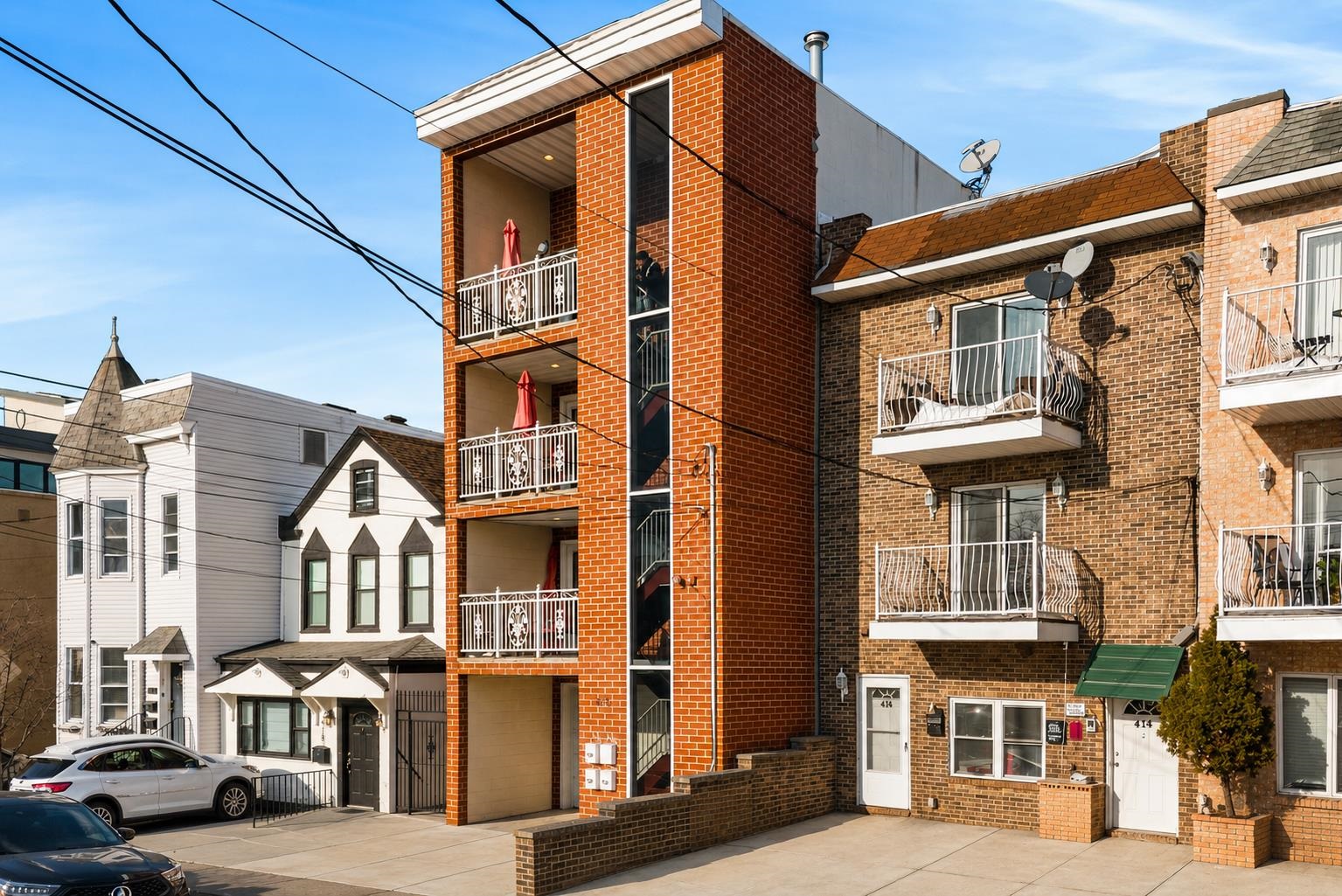 416 2ND ST
