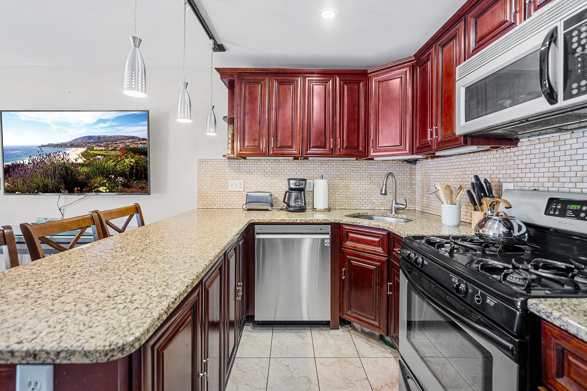416 2ND ST
