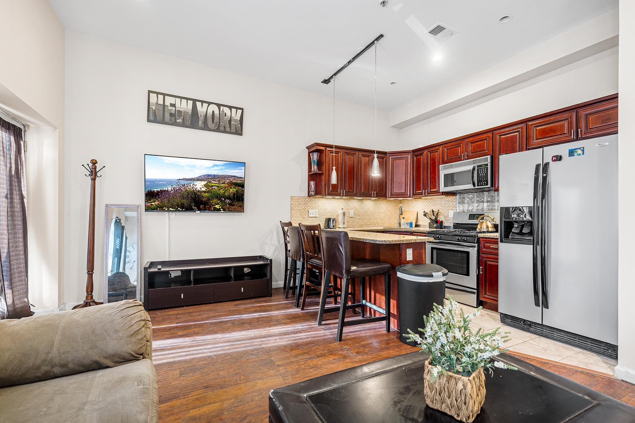 416 2ND ST