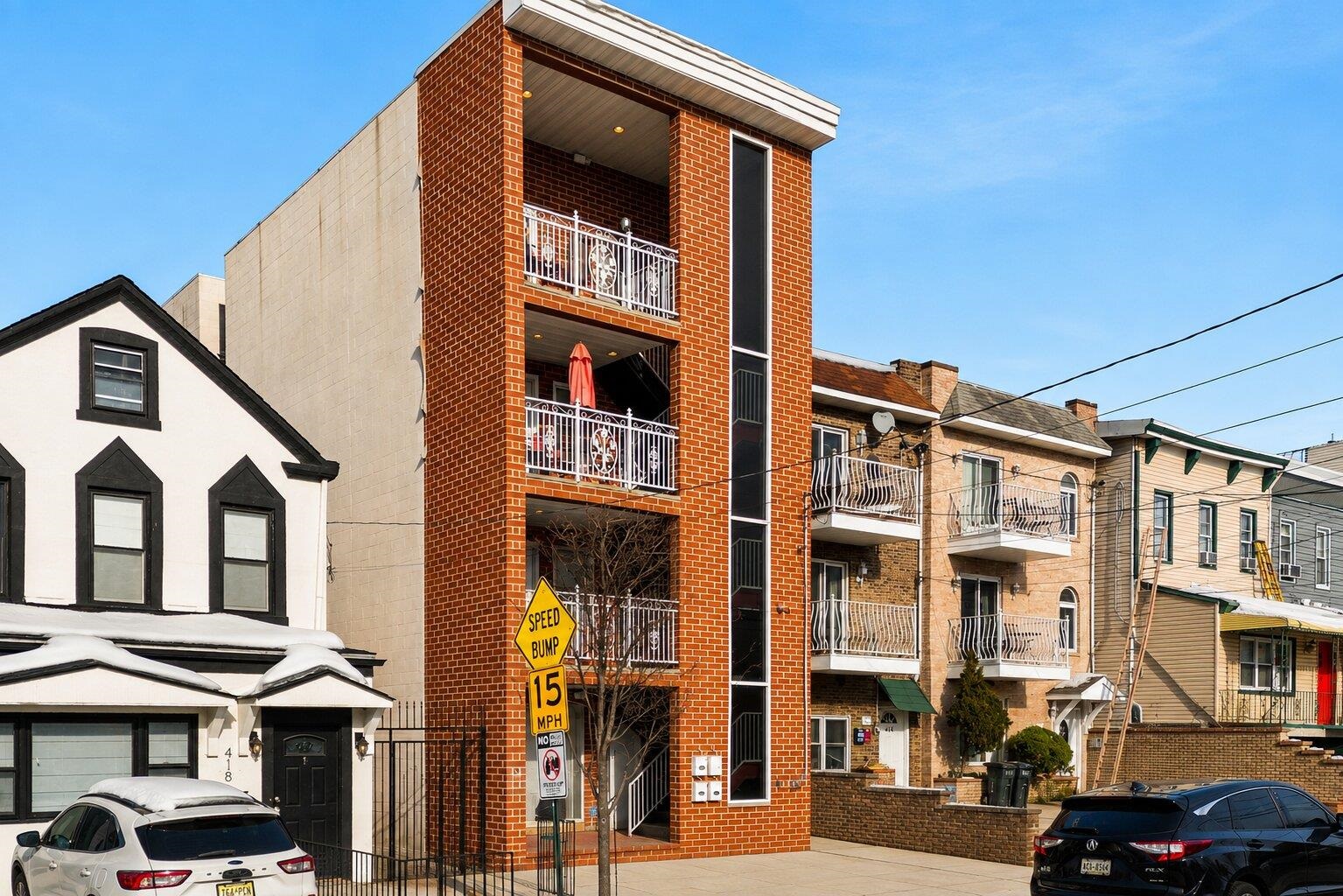 416 2ND ST Unit: 1