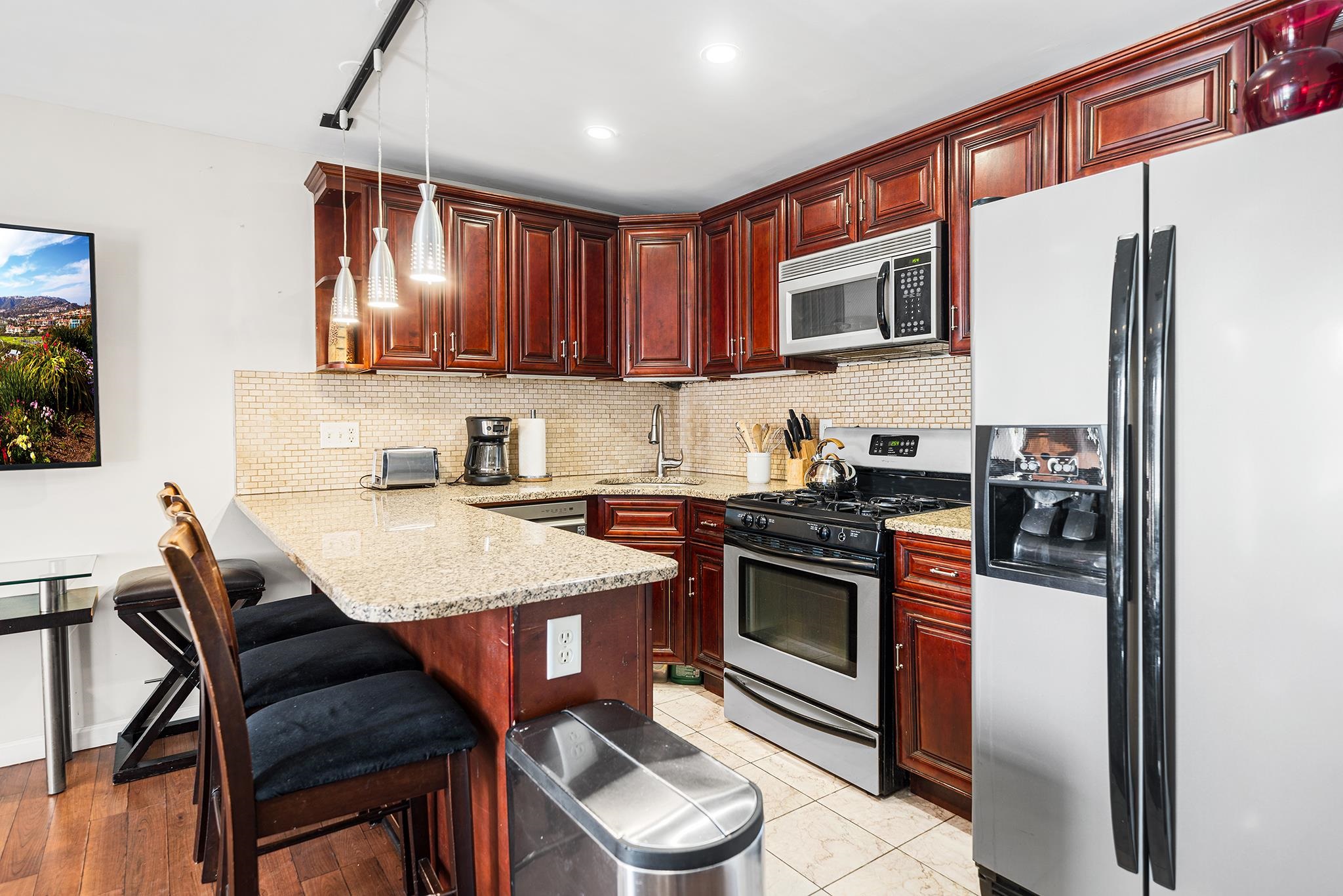 416 2ND ST Unit: 2