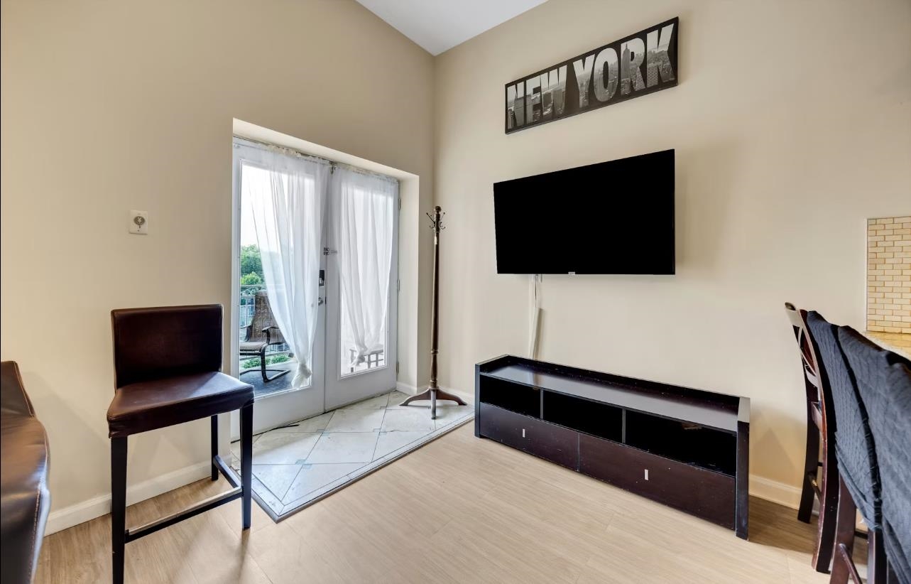 416 2ND ST Unit: 3
