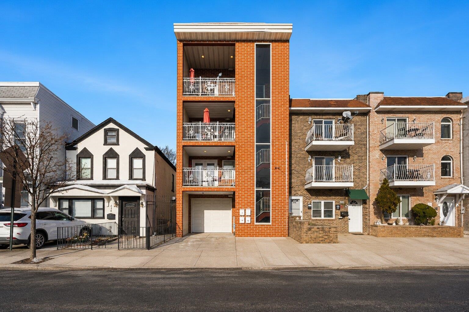 416 2ND ST Unit: 3