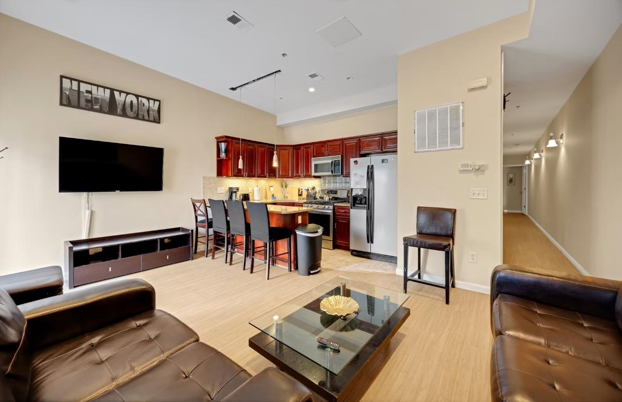 416 2ND ST Unit: 3