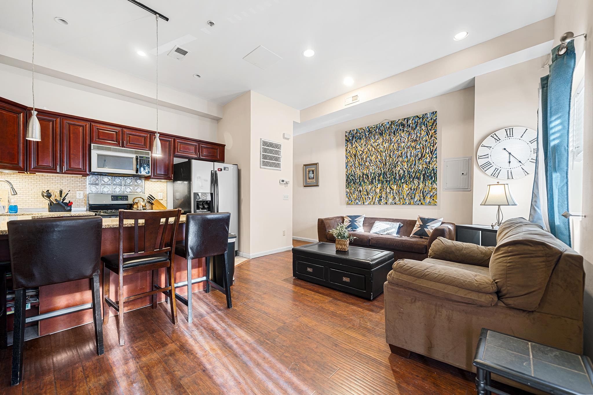 416 2ND ST Unit: 3