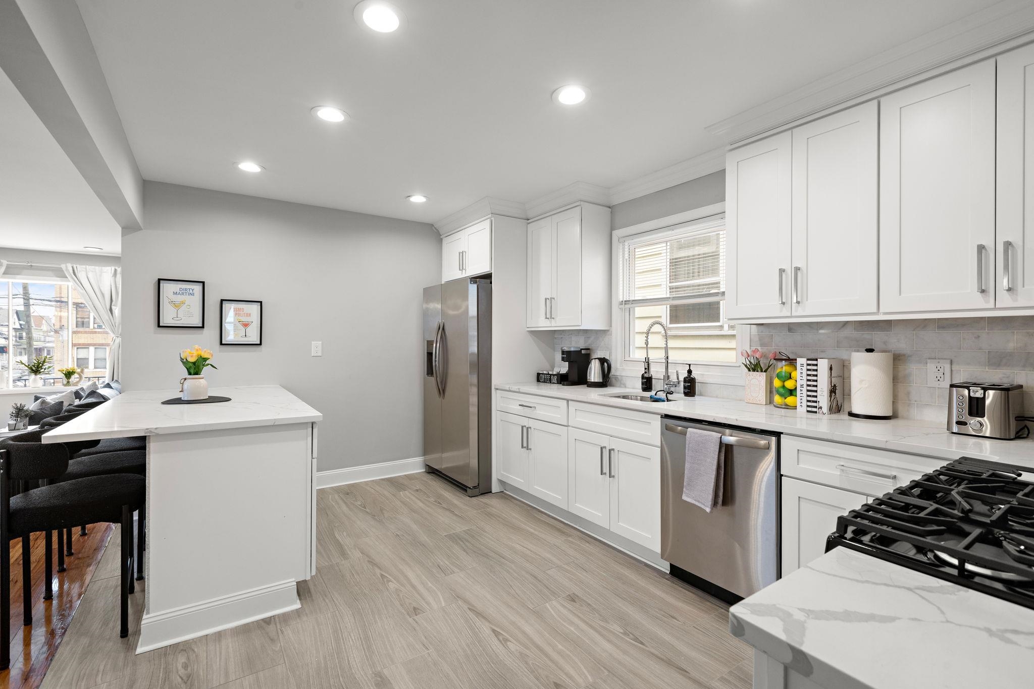 728 KENNEDY BLVD Unit: 3