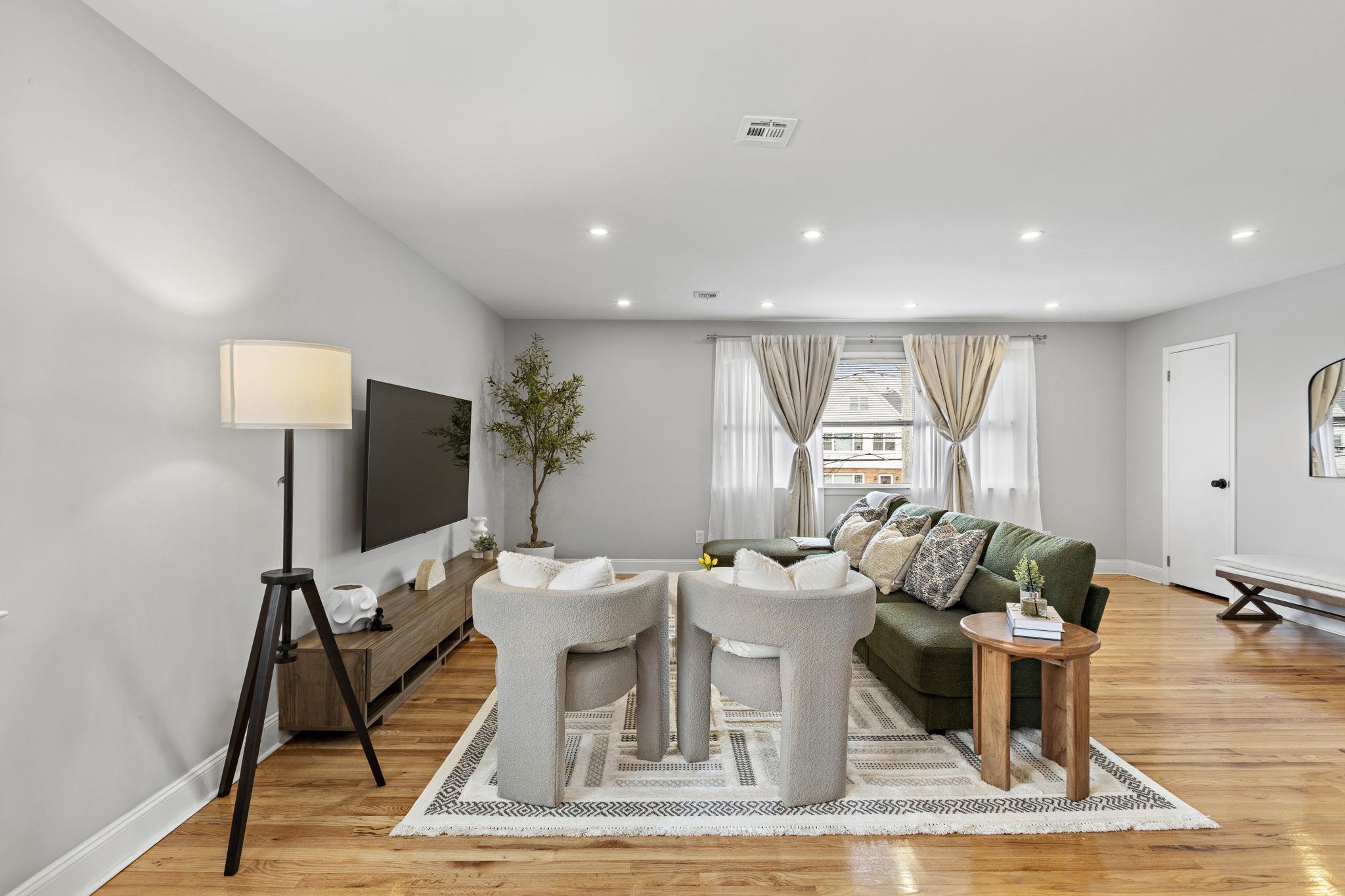 728 KENNEDY BLVD Unit: 3