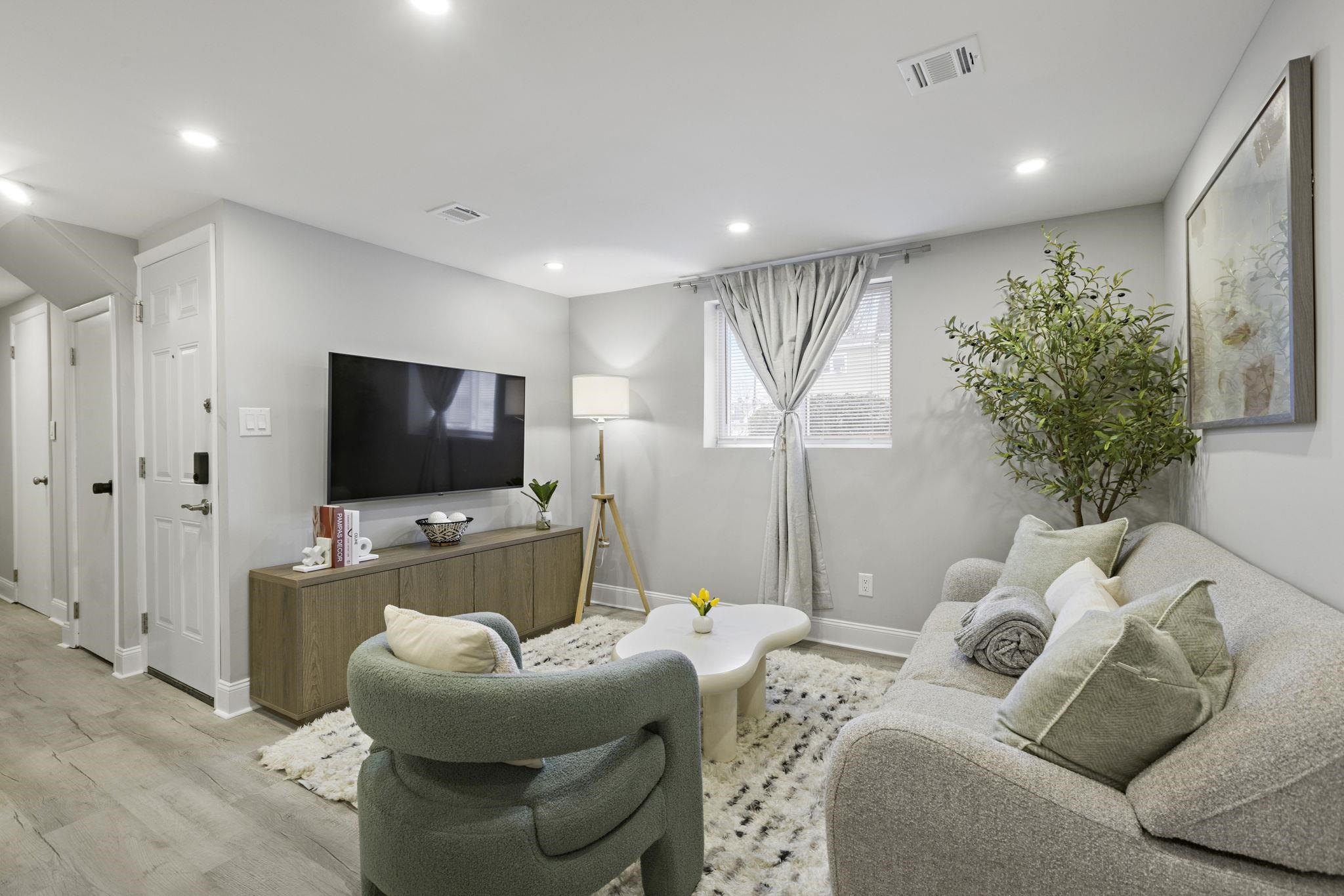 728 KENNEDY BLVD Unit: 3