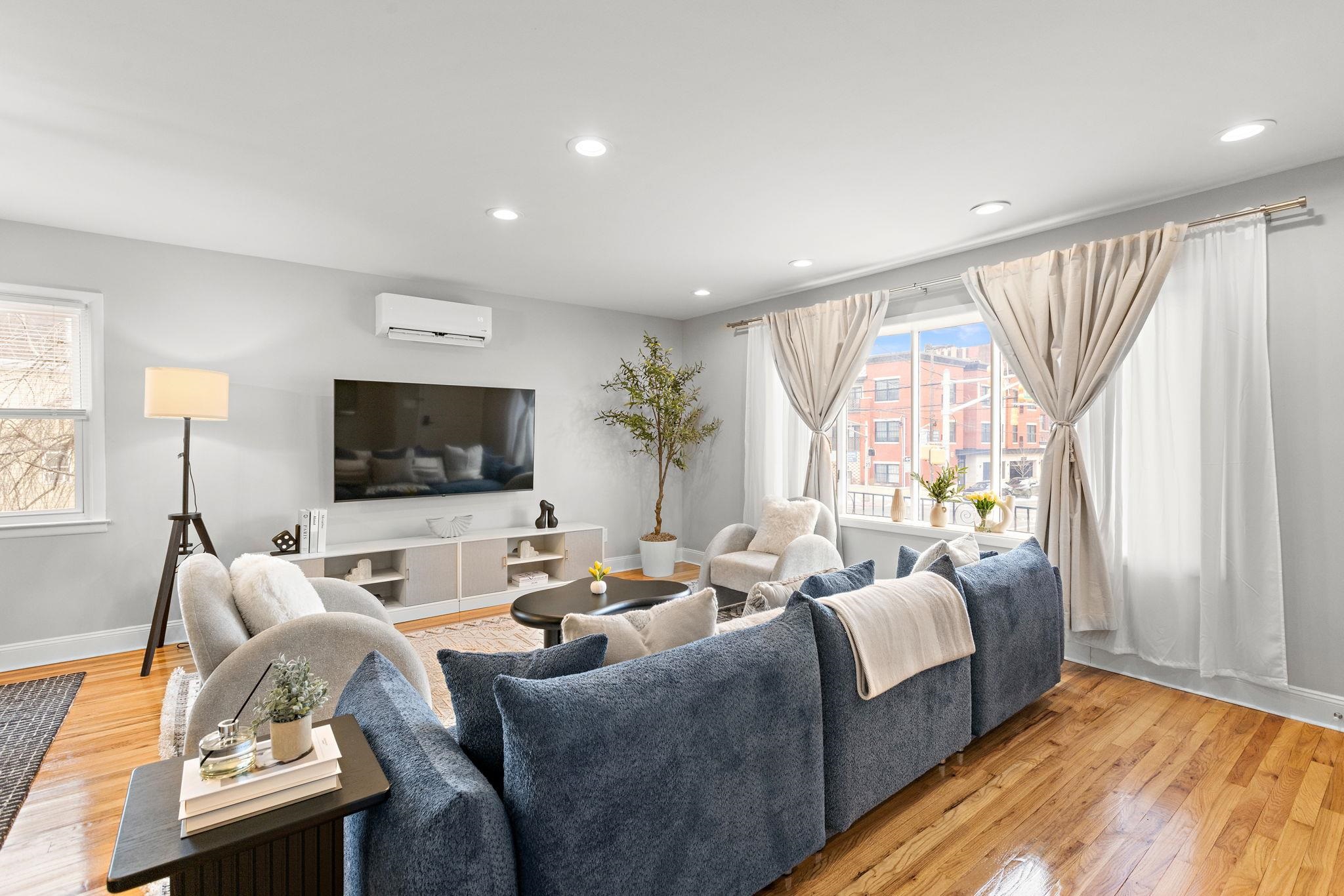 728 KENNEDY BLVD Unit: 3