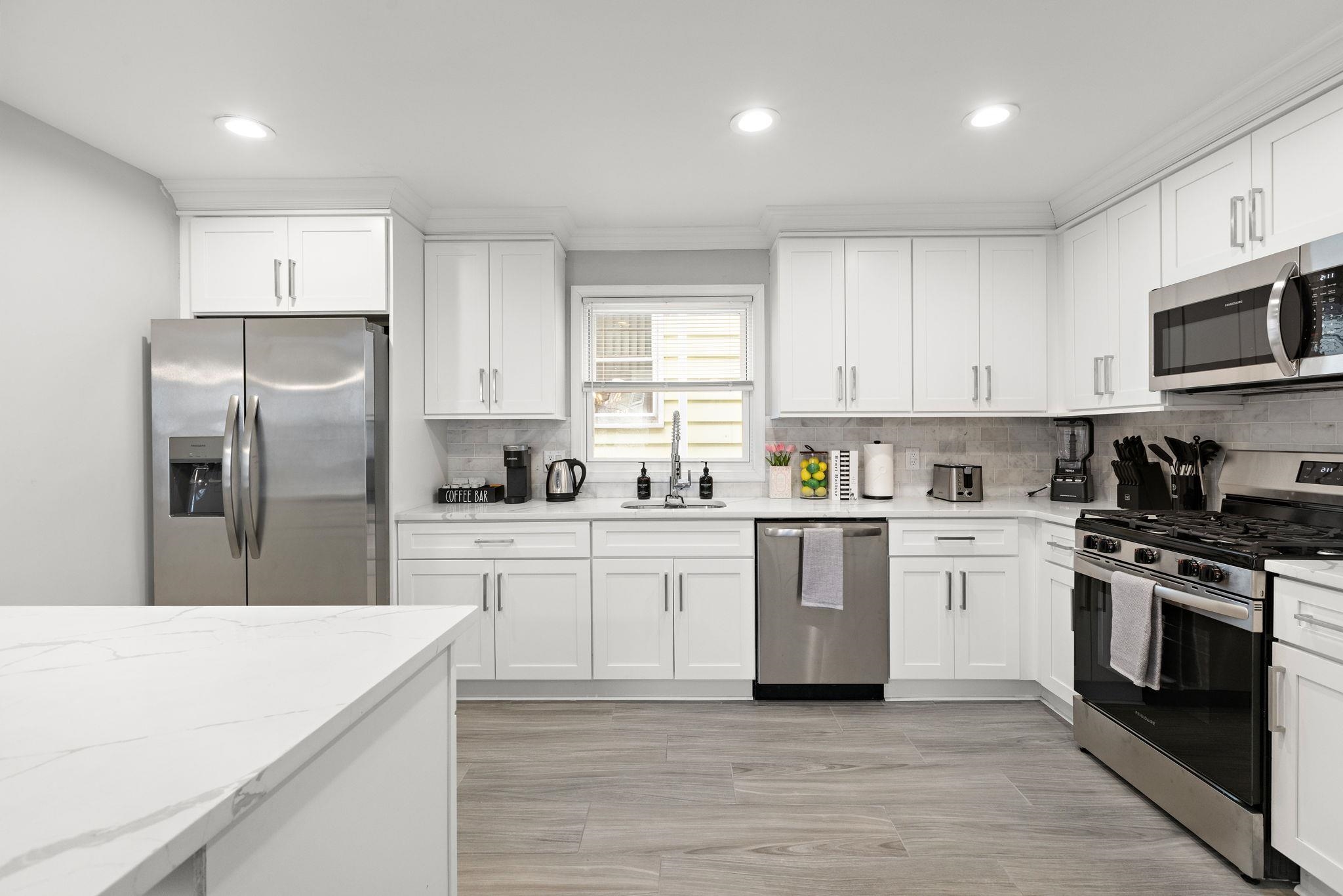 728 KENNEDY BLVD Unit: 3