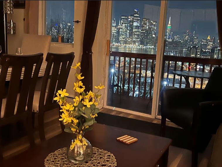 812 PALISADE AVE Unit: 1
