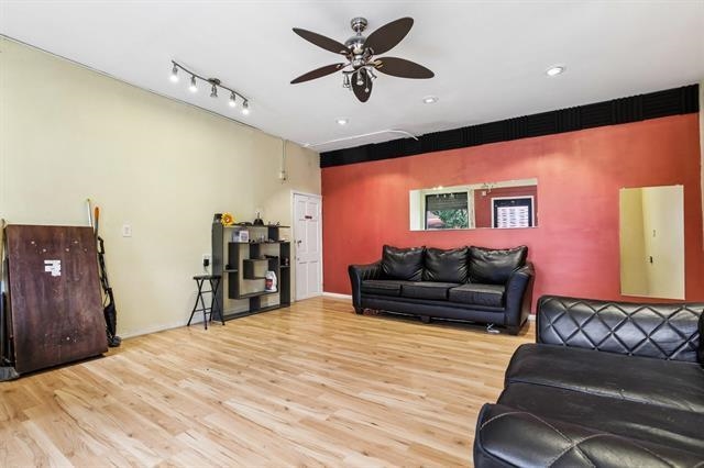 200 38TH ST