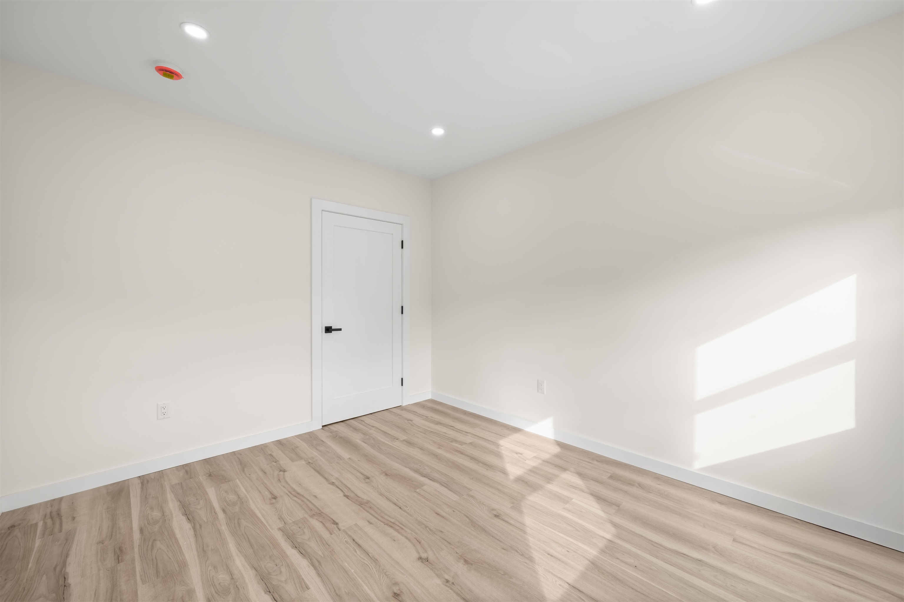 13 EAST 32ND ST