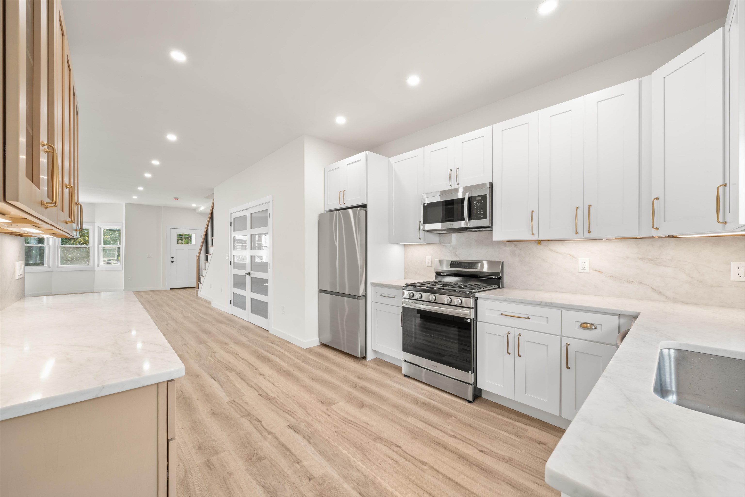 13 EAST 32ND ST