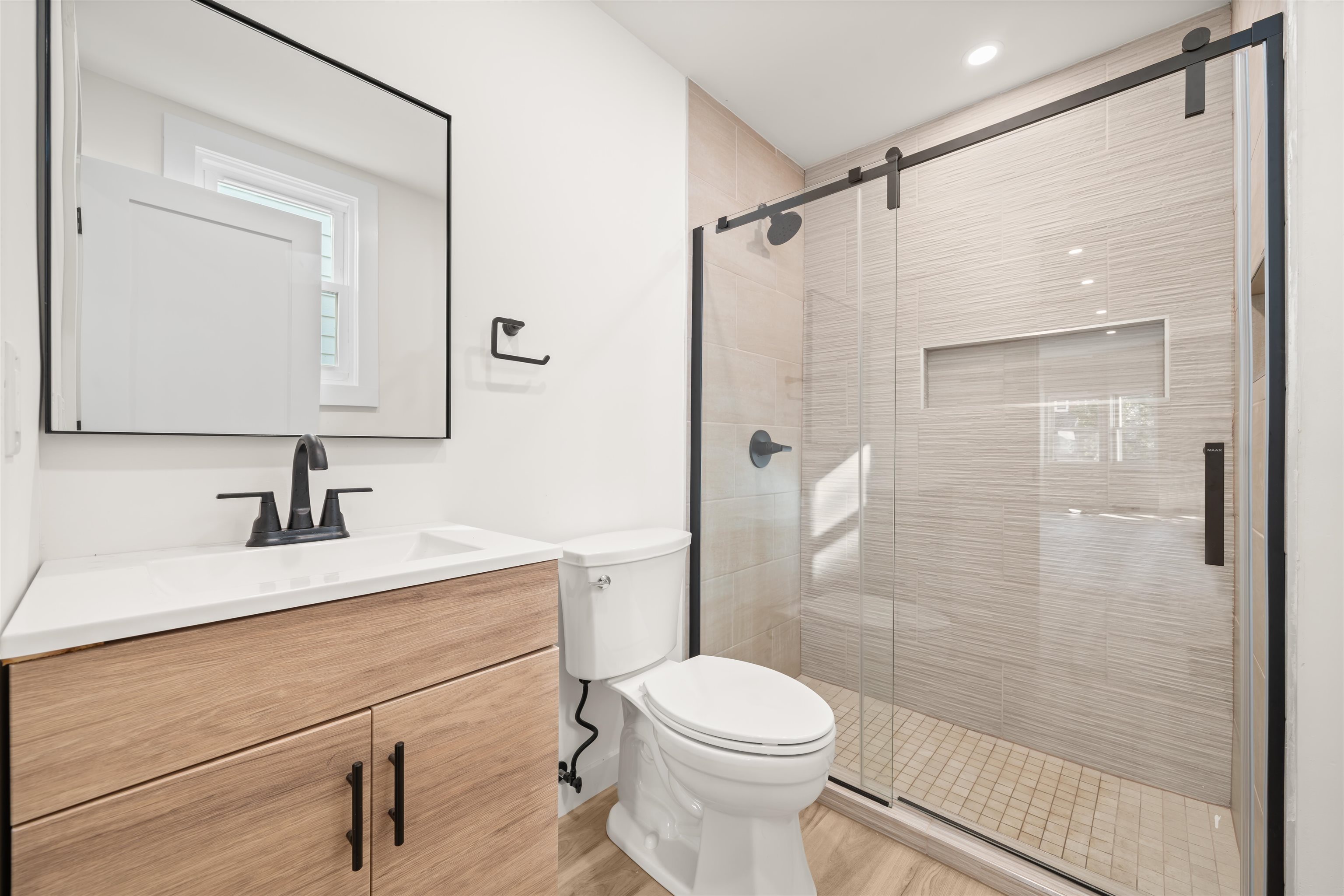 13 EAST 32ND ST