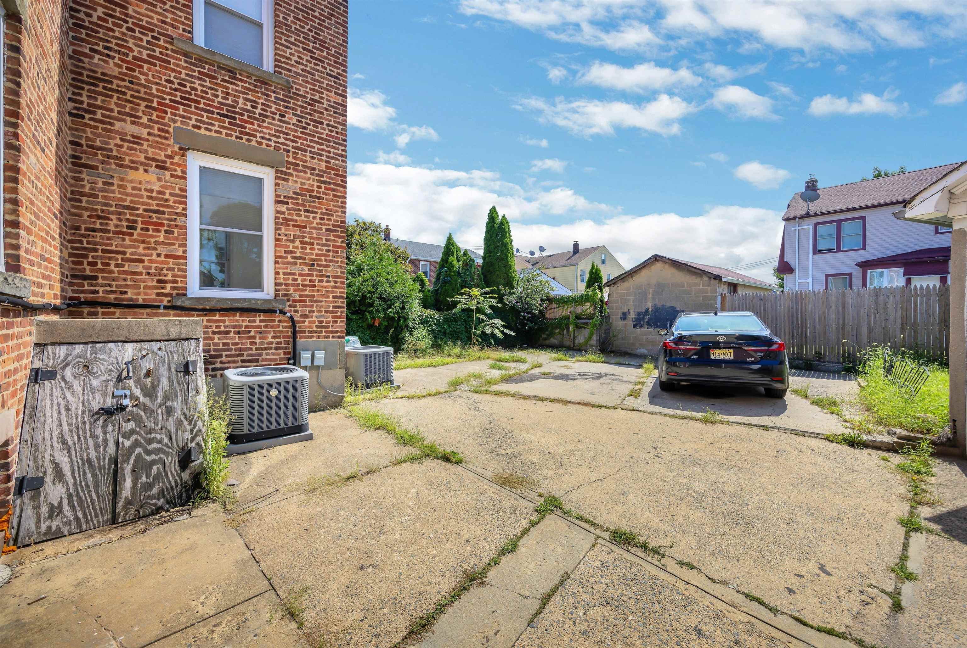 58 FLOYD AVE