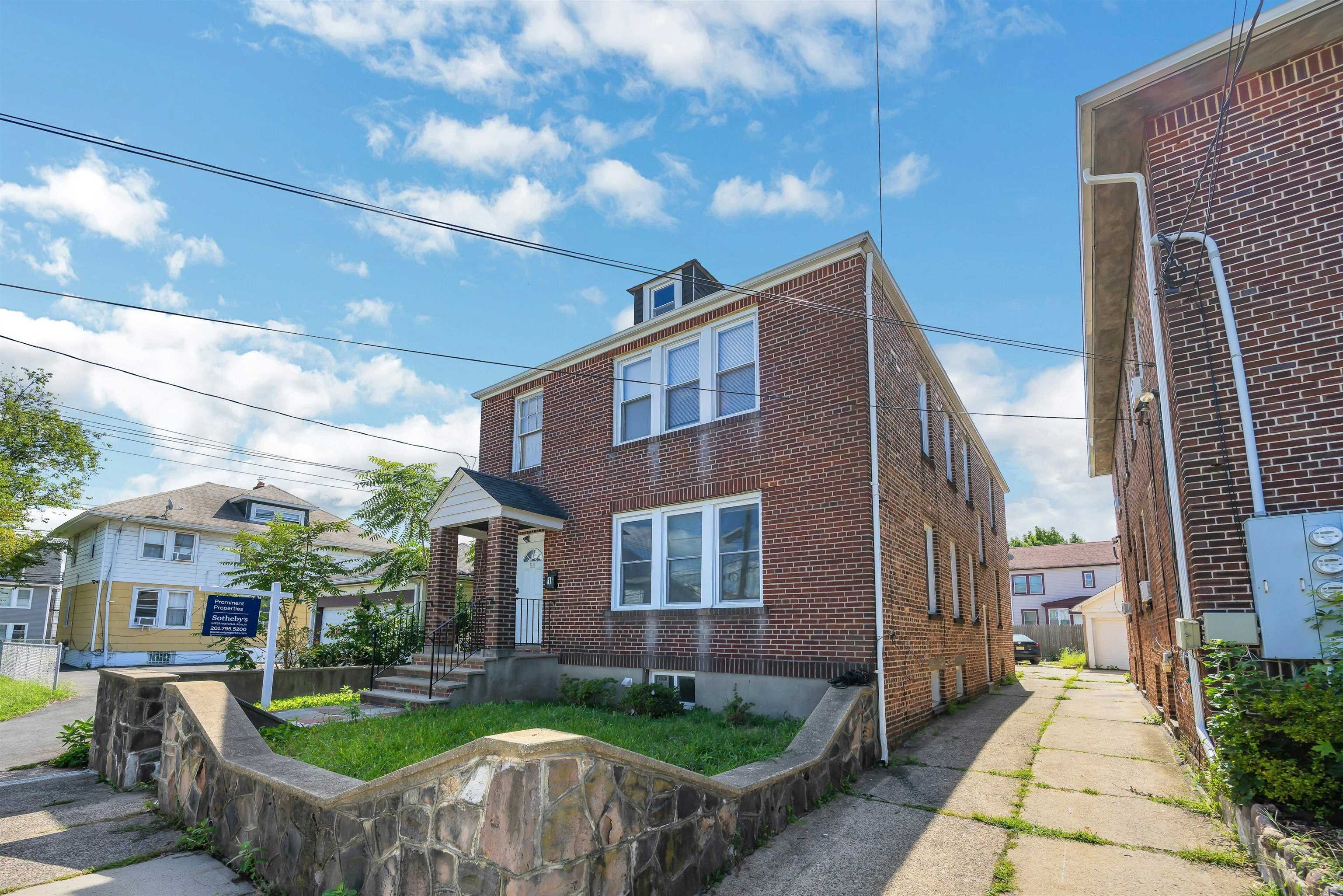 58 FLOYD AVE