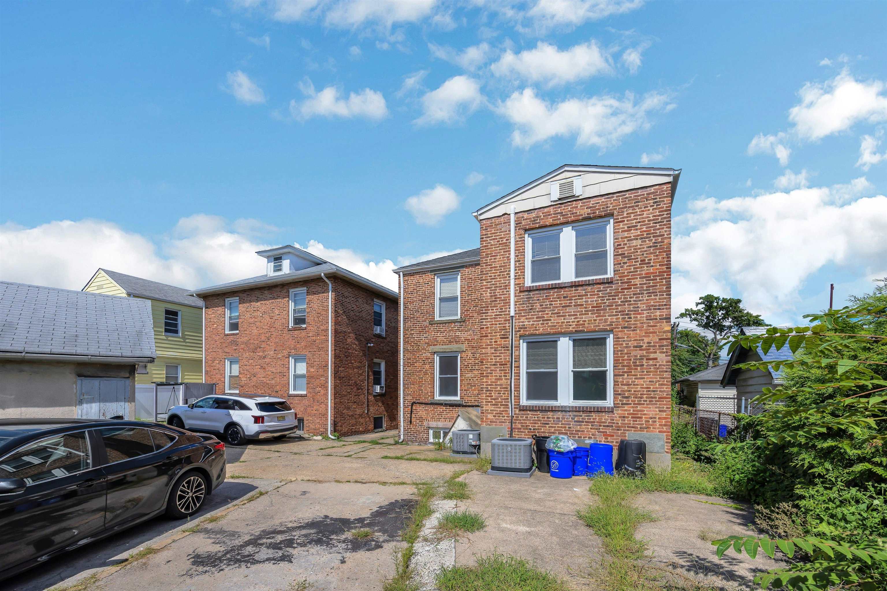 58 FLOYD AVE