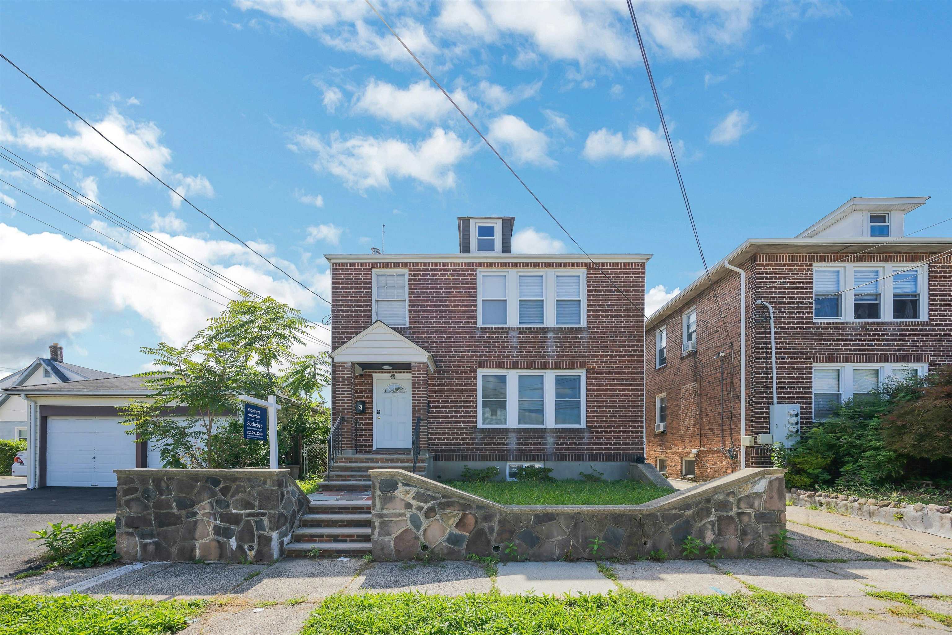 58 FLOYD AVE