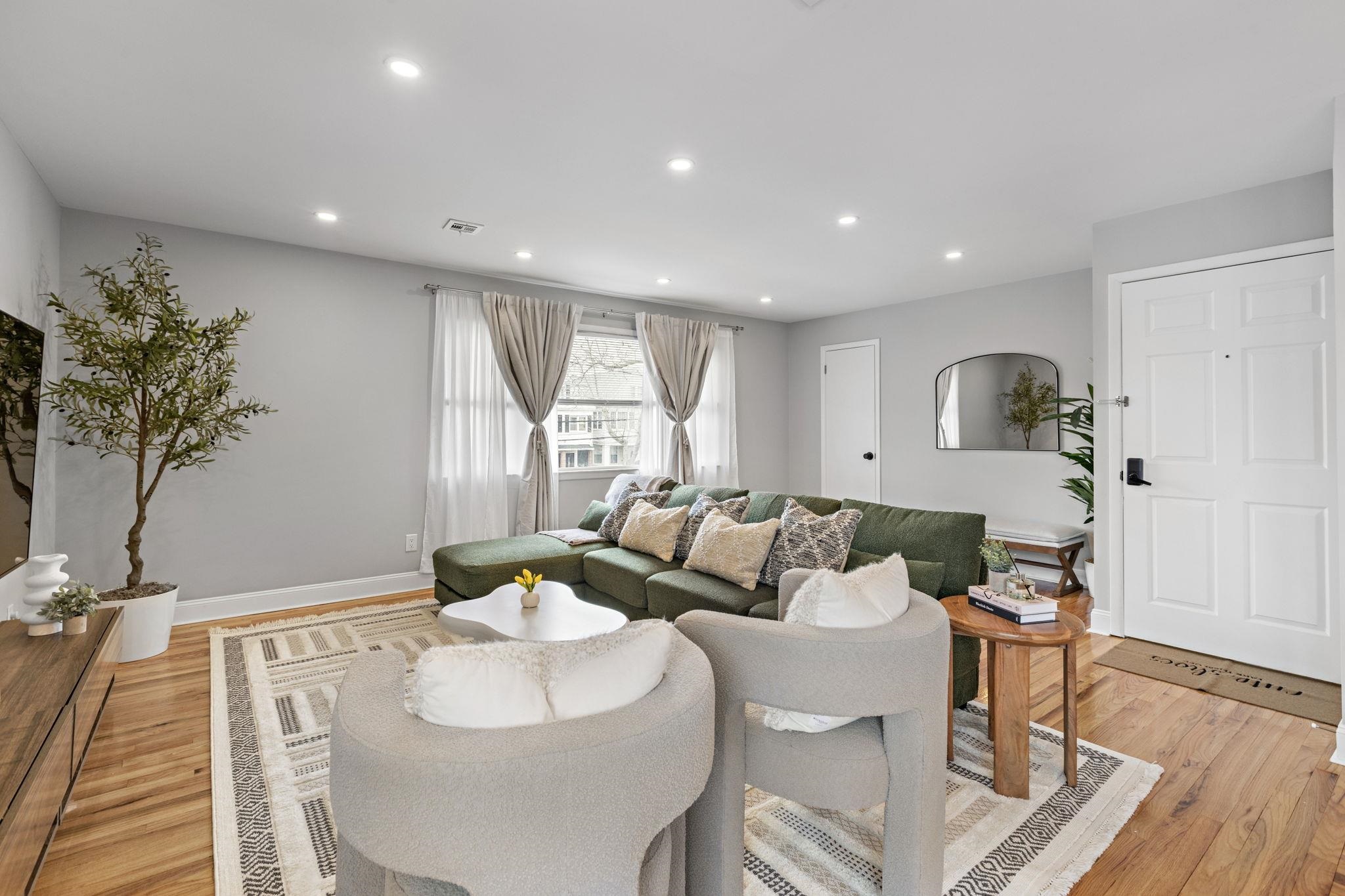 728 KENNEDY BLVD Unit: 2